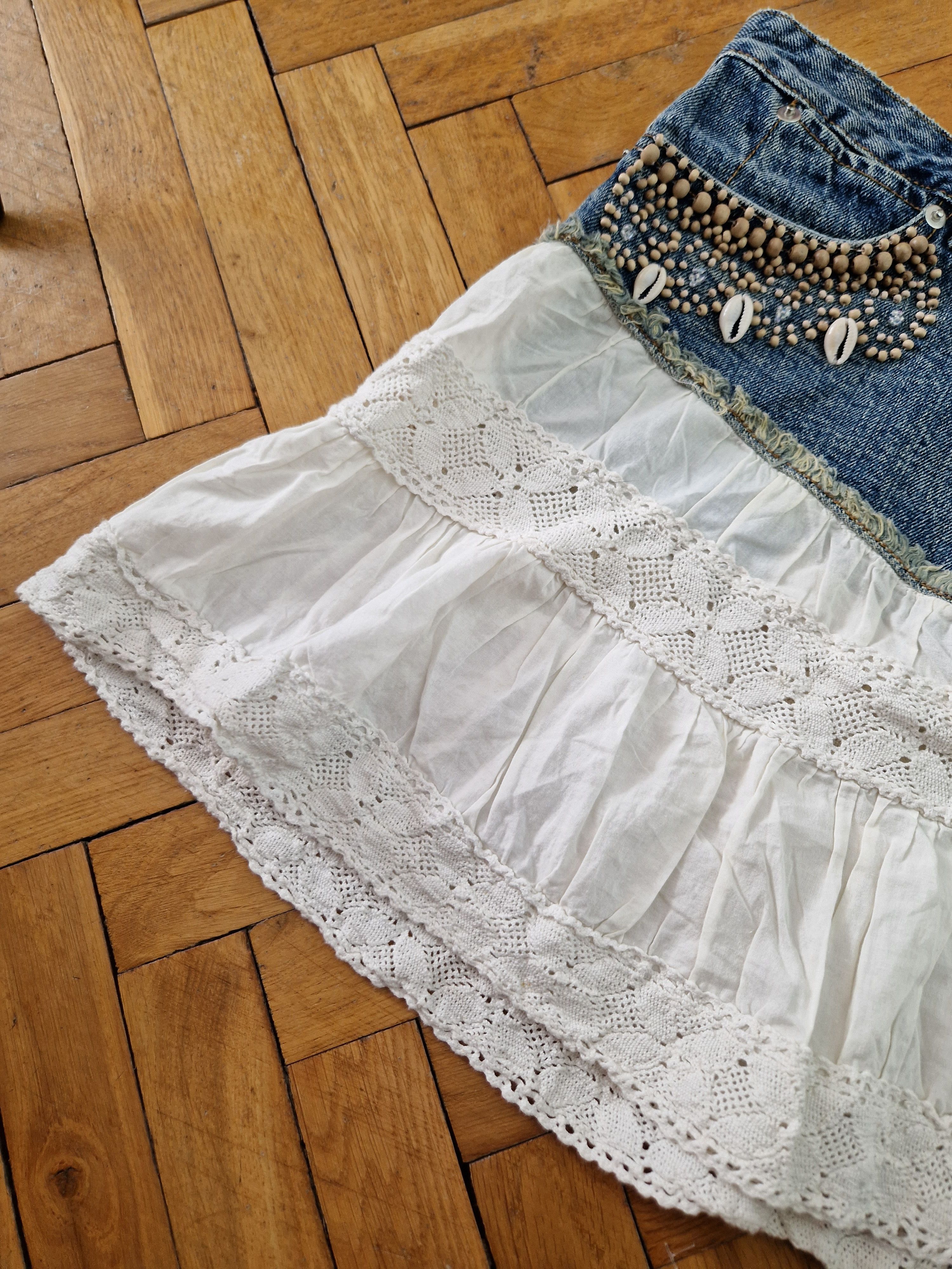 Vintage vintage embroidered shells denim lace white skirt Size 27" / US 4 / IT 40 - 7 Thumbnail