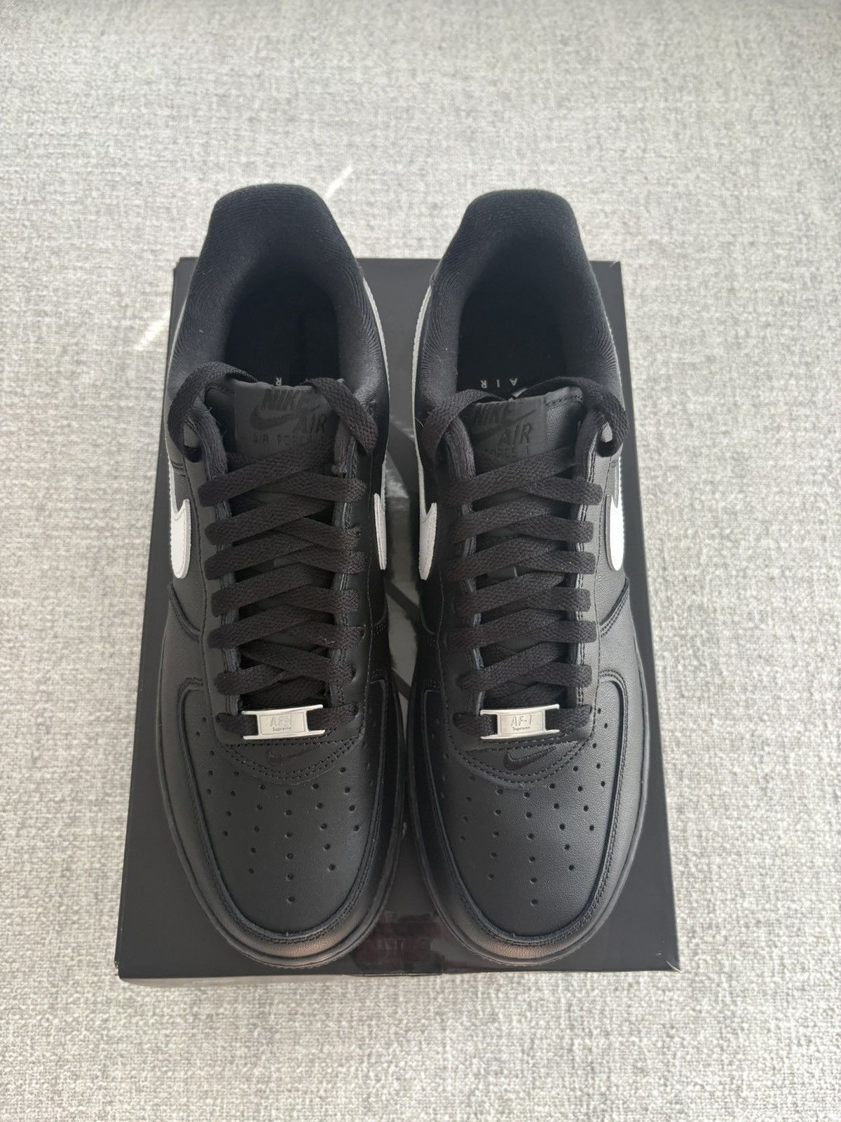 Nike × Supreme Supreme x Nike Air Force 1 ‘Box Logo-Black White’ Size US 9 / EU 42 - 1 Thumbnail