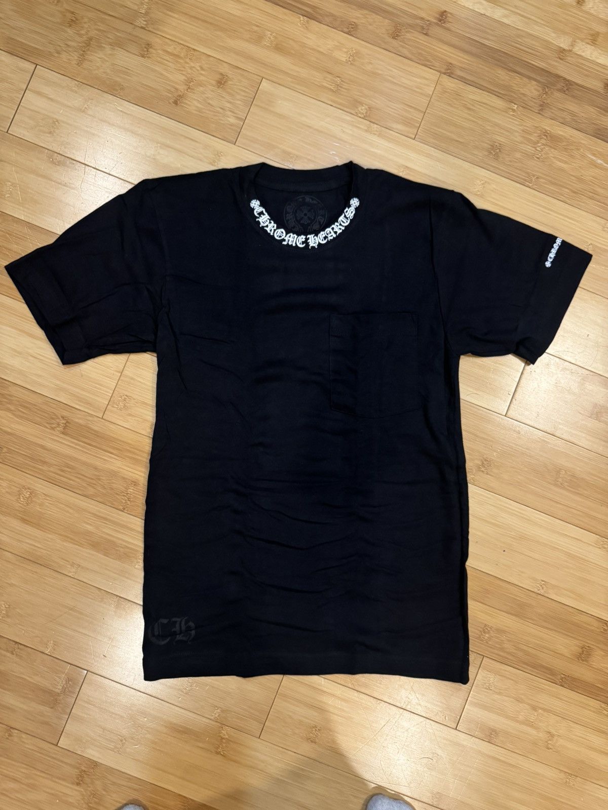 Chrome Hearts Chrome Hearts Short Sleeve Pock Crew Tee Shirt - Size XS Size US XS / EU 42 / 0 - 3 Thumbnail