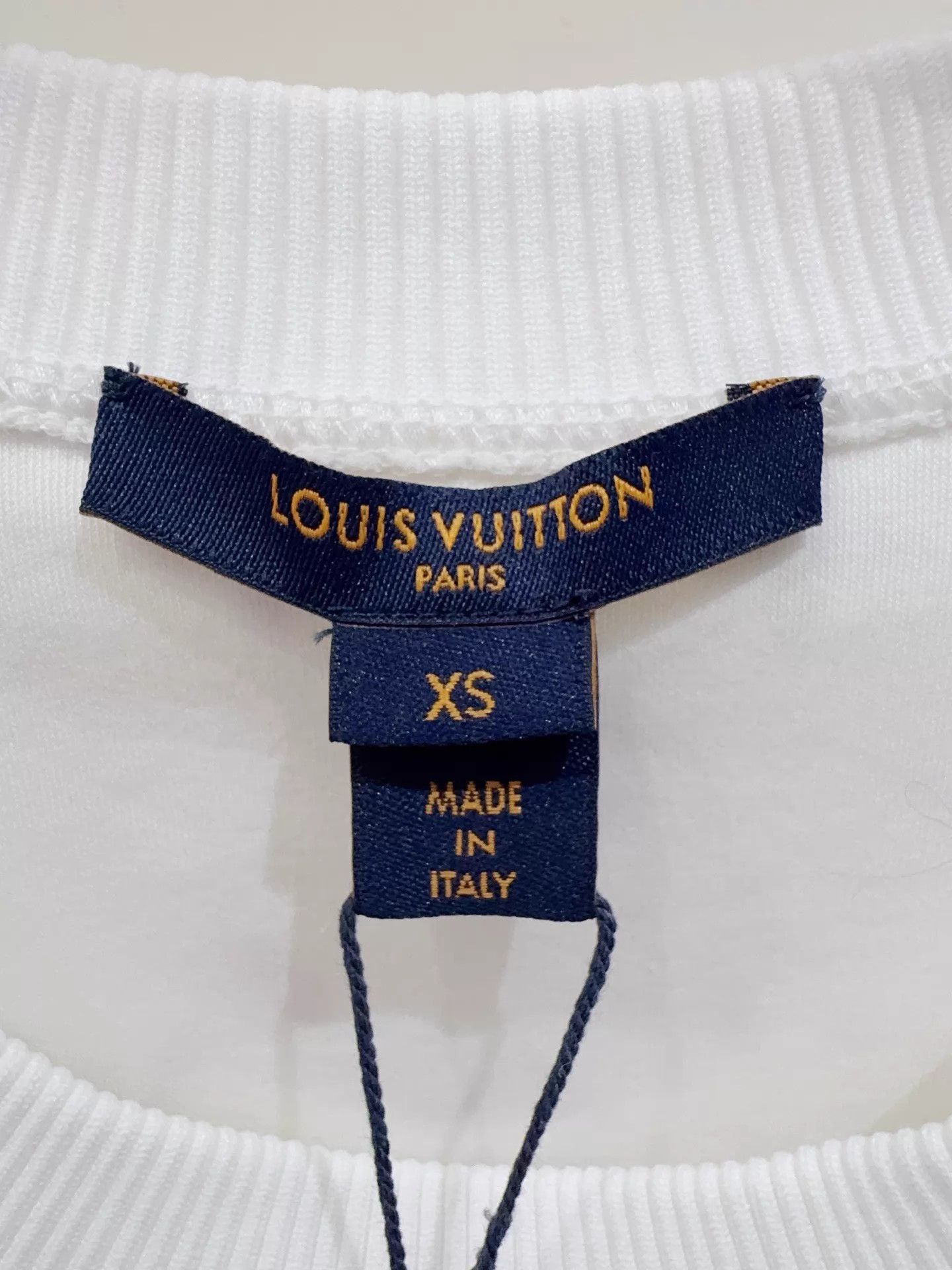 Louis Vuitton LV Full Logo Short Sleeve Tee XS Size XS / US 0-2 / IT 36-38 - 2 Thumbnail