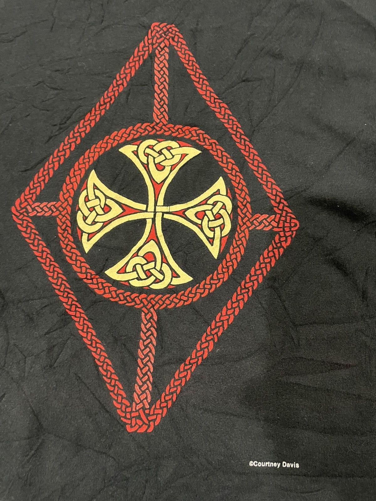 Vintage VTG '90 Courtney Davis Sacred Hearts Celtic Cross Shirts Size US L / EU 52-54 / 3 - 18 Thumbnail