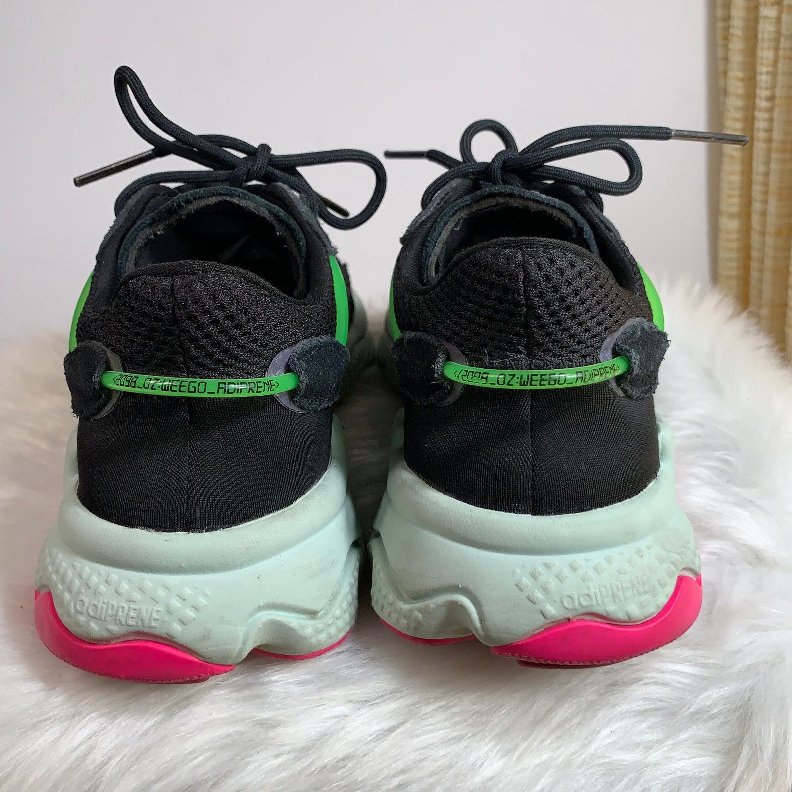 Adidas Adidas Originals Ozweego Running Sneakers Size 7 Size US 7 / IT 37 - 9 Thumbnail