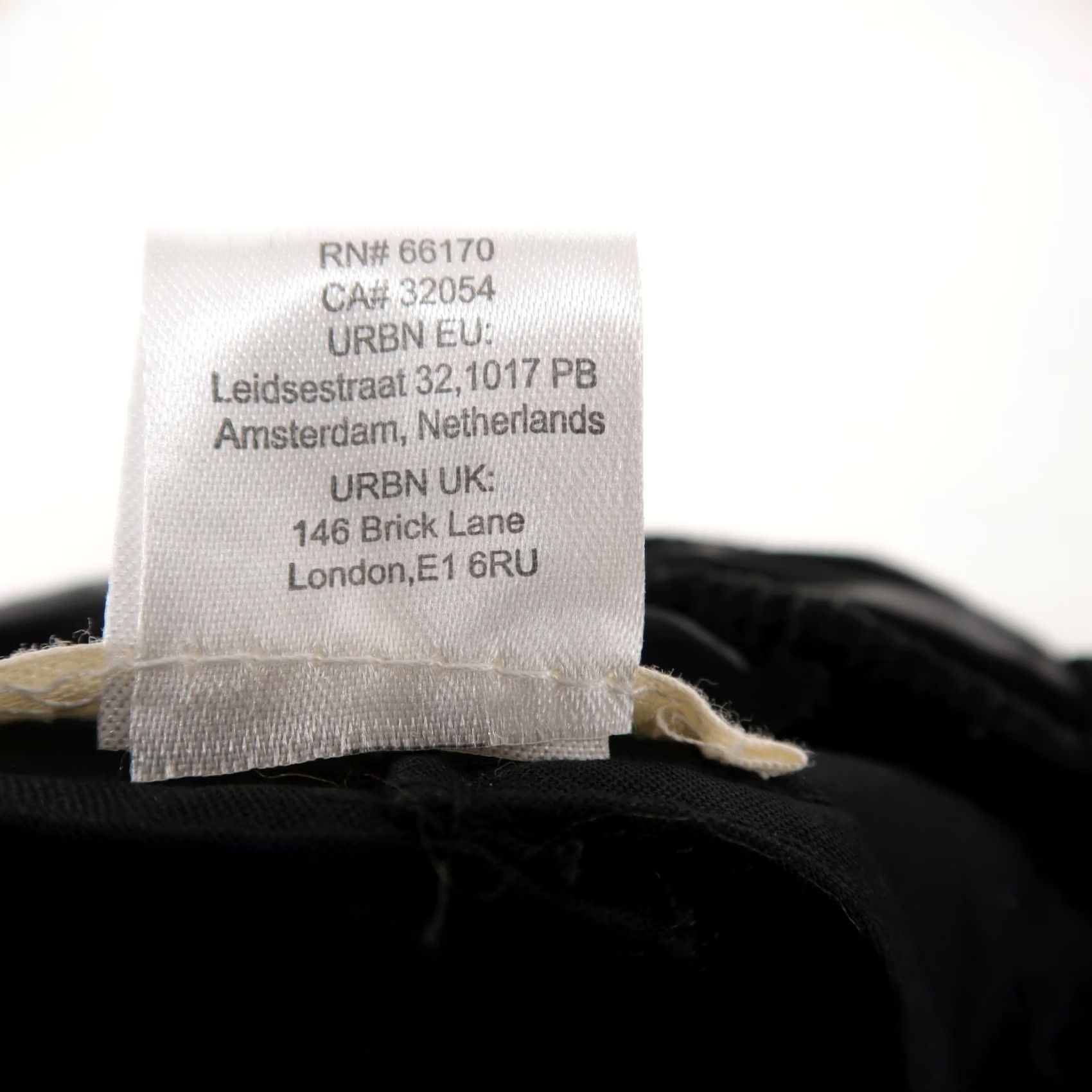 Anthropologie Anthropologie Bucket Hat Womens One Size Black Quilted Puffer Shiny Zig Zag Stitching Size ONE SIZE - 6 Thumbnail