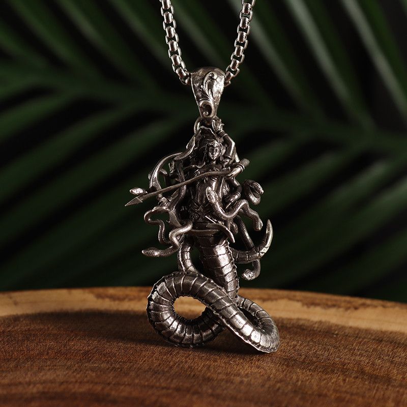 Vintage Medusa Pendant Snake Hair Necklace Size ONE SIZE - 2 Thumbnail