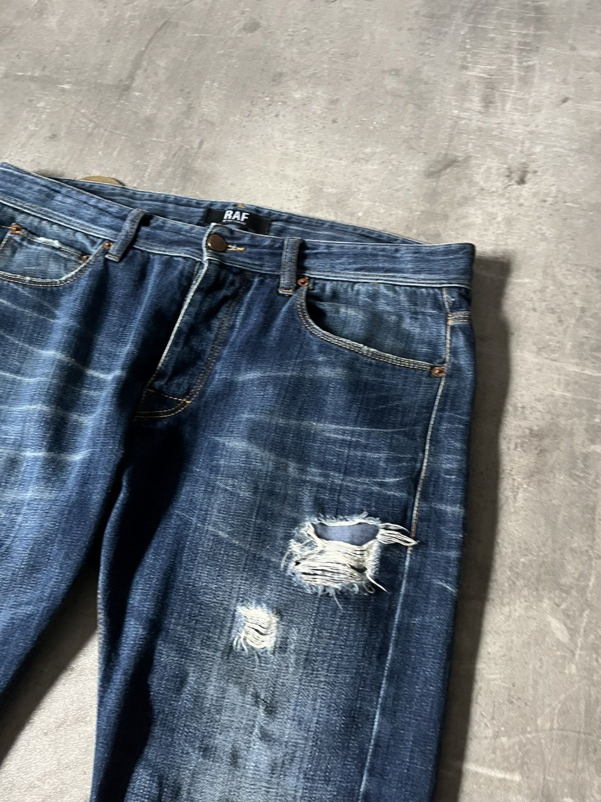 Raf Simons × Raf by Raf Simons Raf by Raf Simons distressed jeans very rare navy Size US 32 / EU 48 - 6 Thumbnail