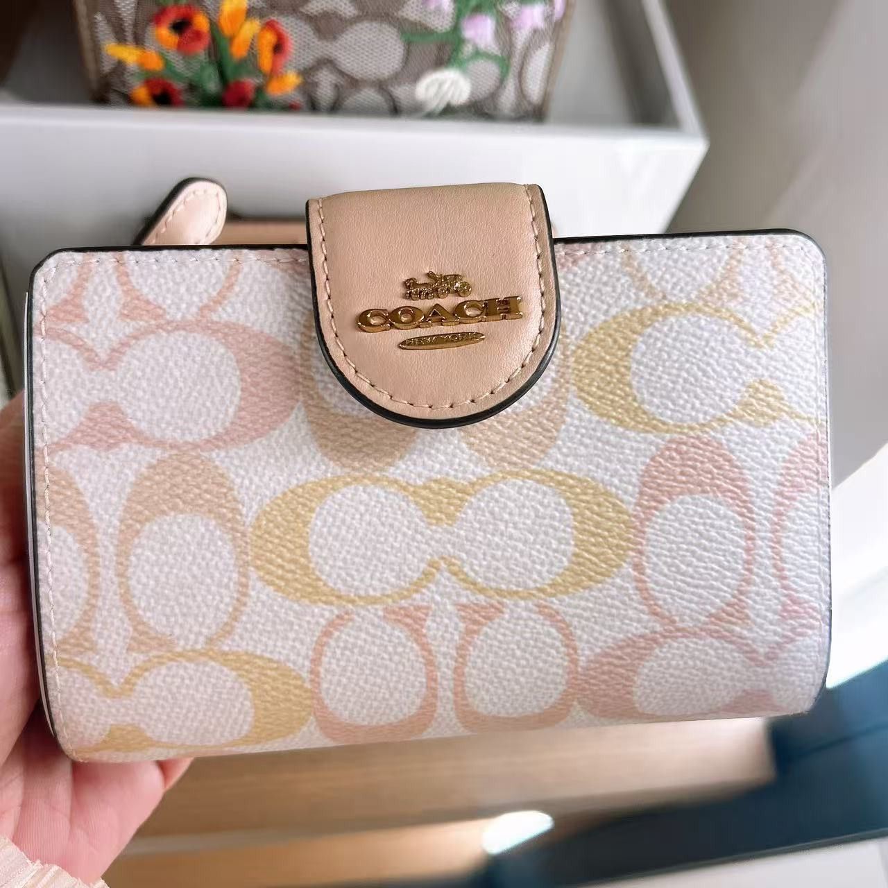 Coach Medium Corner Zip Wallet In Pretty Signature Canvas CEC31 Size ONE SIZE - 1 Thumbnail