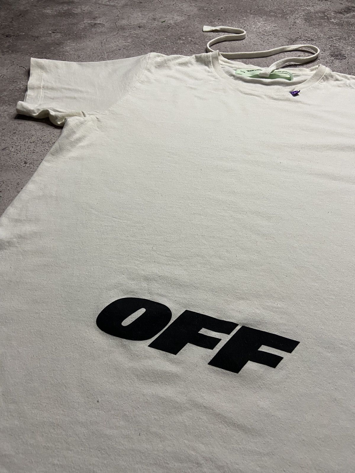 Off-White Off White Medium Spell Out White Tee Virgil Abloh Size US L / EU 52-54 / 3 - 3 Thumbnail