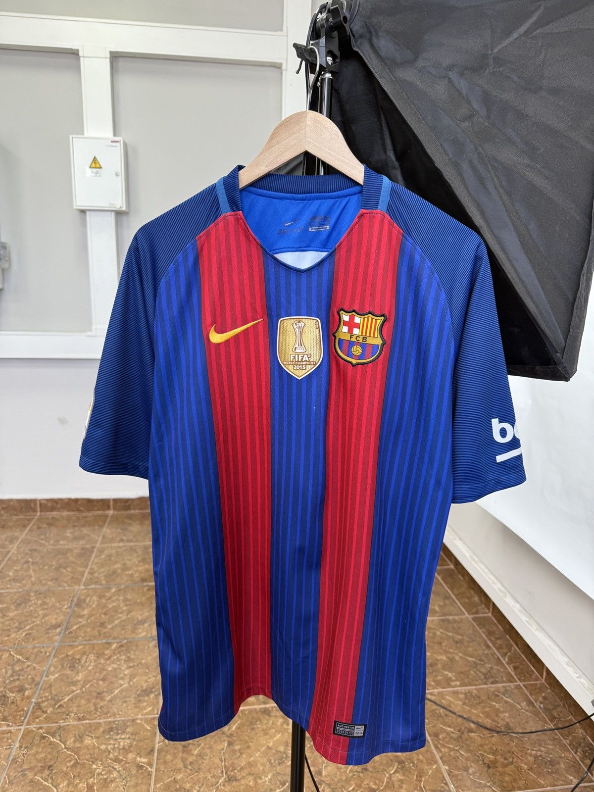 Nike 🇪🇸 Nike F. C. Barcelona FIFA 2015/16 Soccer Jersey T-Shirt Size US M / EU 48-50 / 2 - 1 Thumbnail