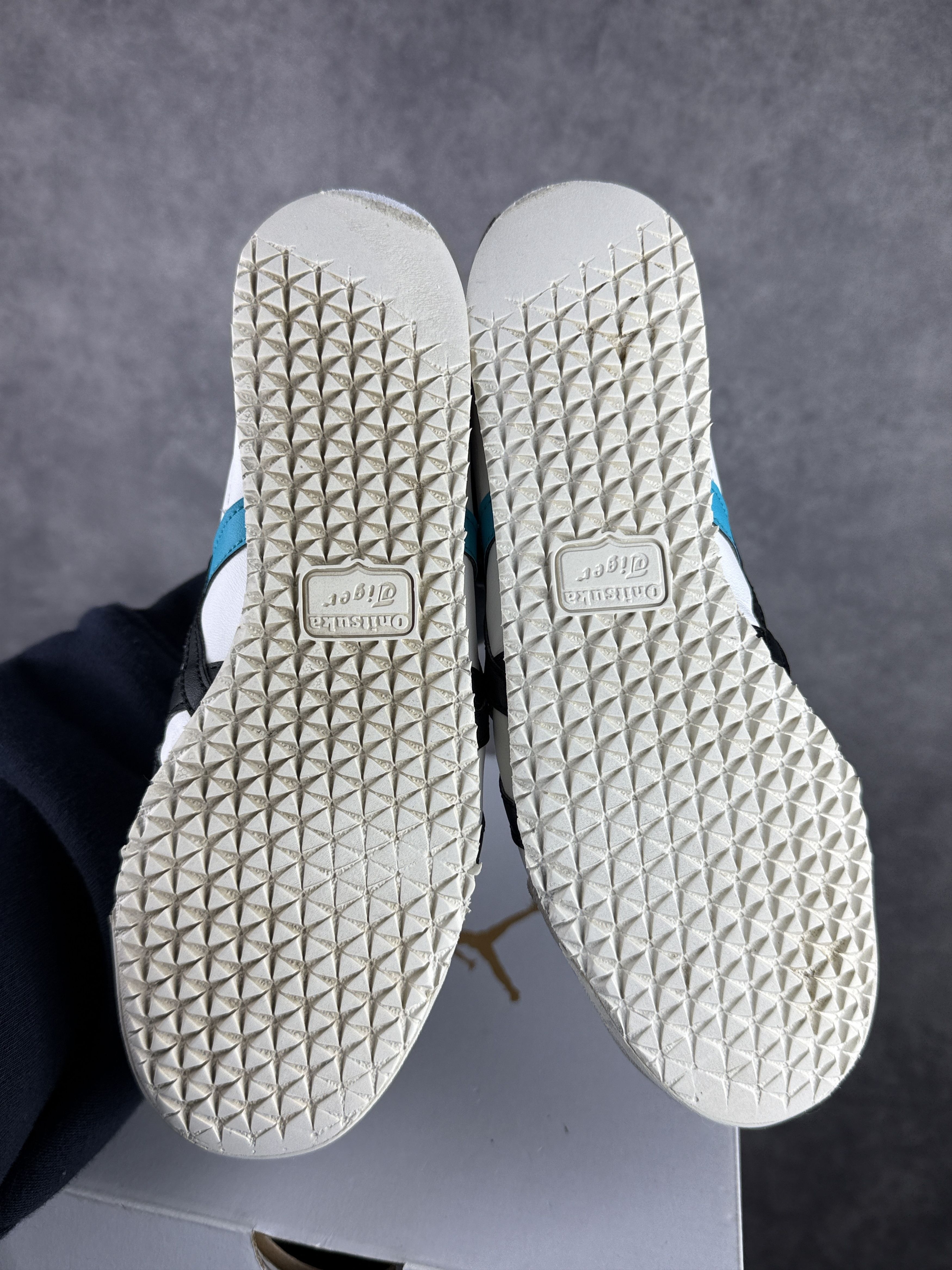 Onitsuka Tiger ASICS X Onitsuka Tiger low white black Y2K vintage leather Size US 7 / IT 37 - 8 Thumbnail