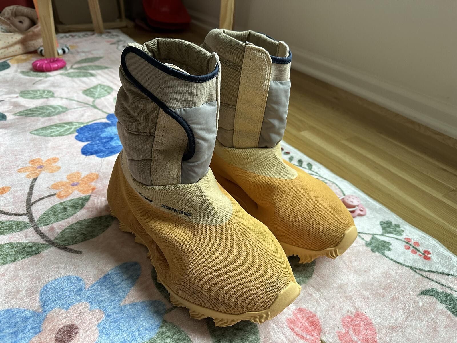 Yeezy Knit Runner (KNIT RNNR) Boots Size 11