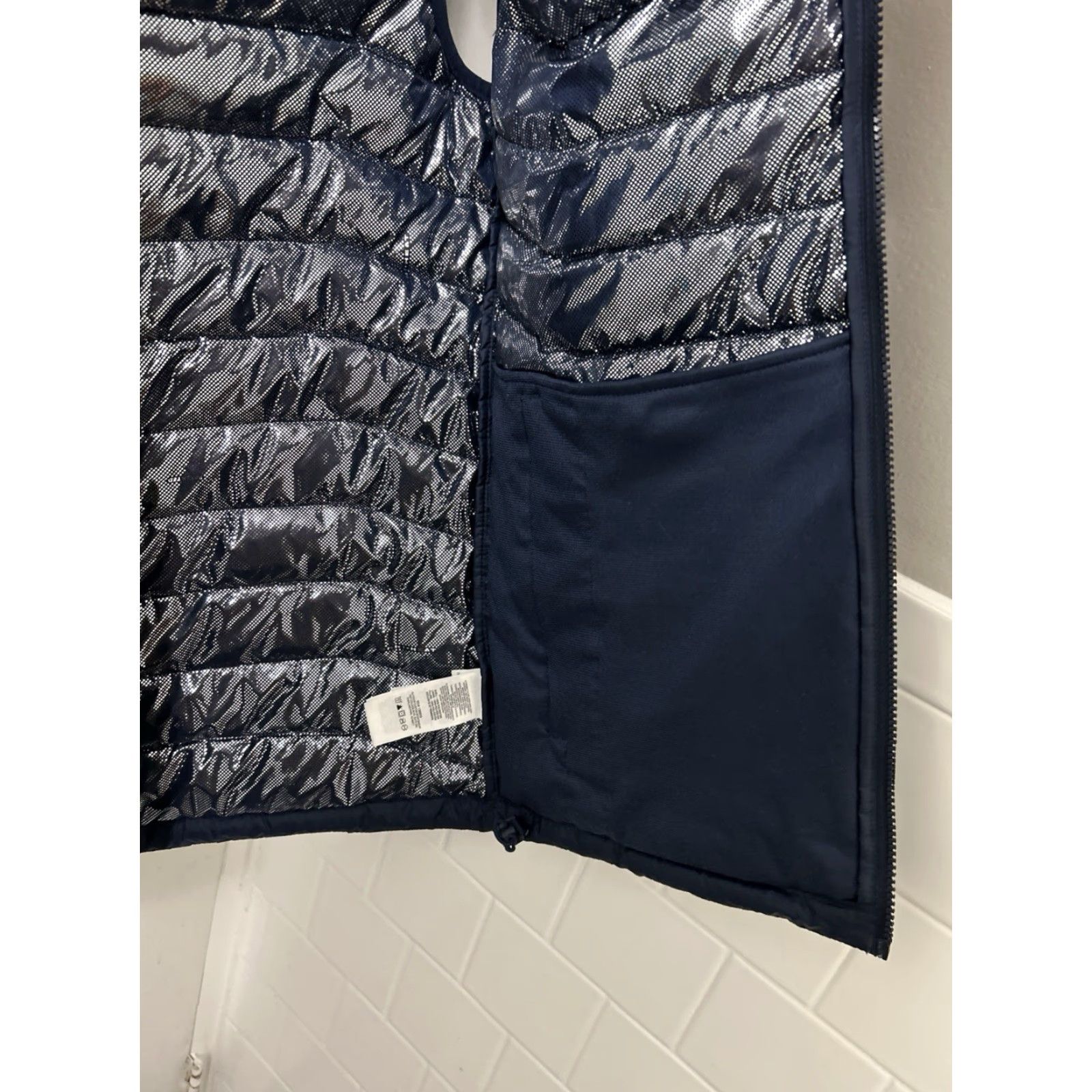 Vintage Columbia Puffer Vest Mens S Navy Blue UVA Cavaliers Omni-Heat Full Zip Jacket Size US S / EU 44-46 / 1 - 7 Thumbnail