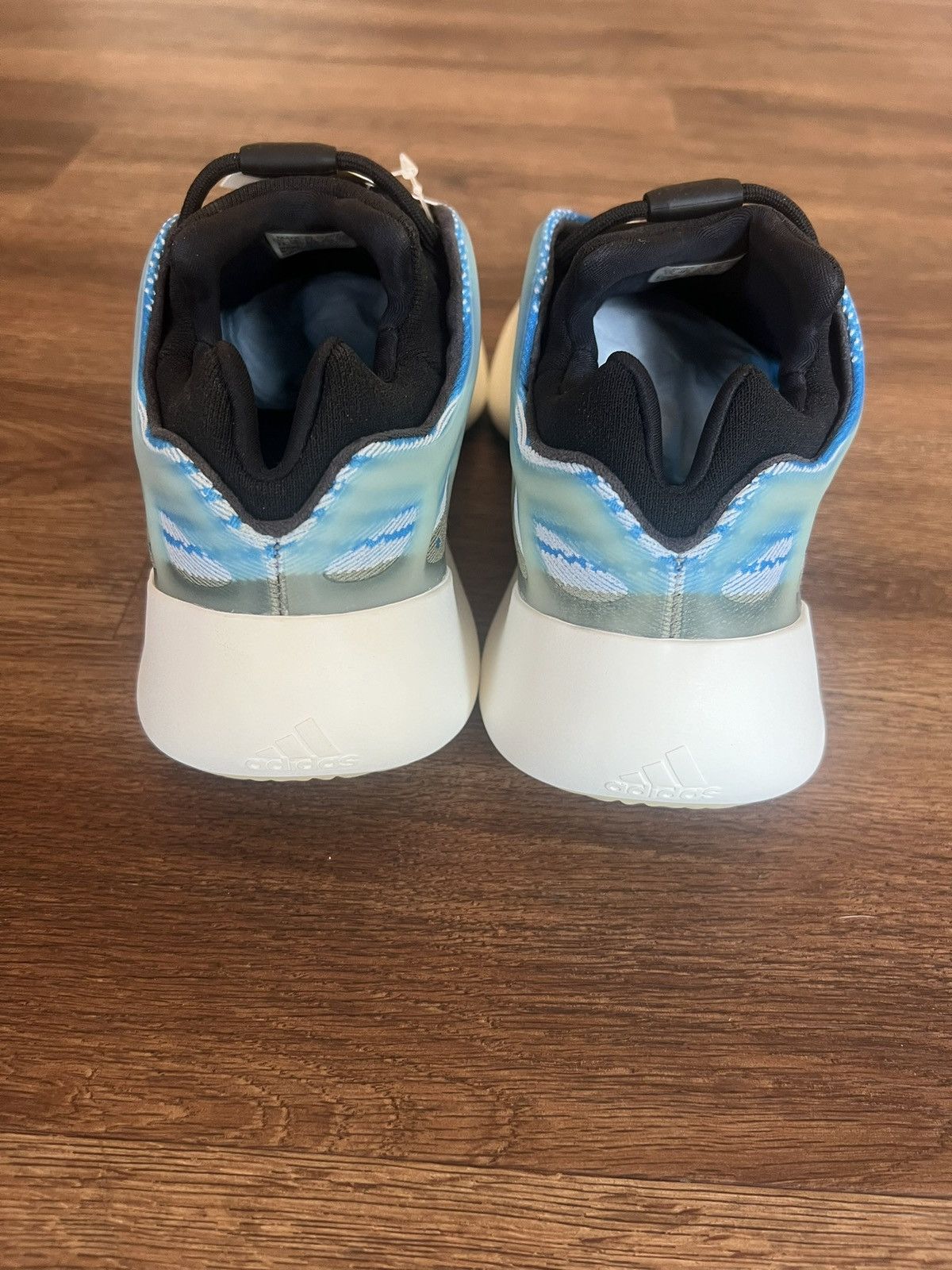 Adidas Men’s Adidas Yeezy 700v3 Arzare Blue and White. Size US 11 / EU 44 - 4 Thumbnail