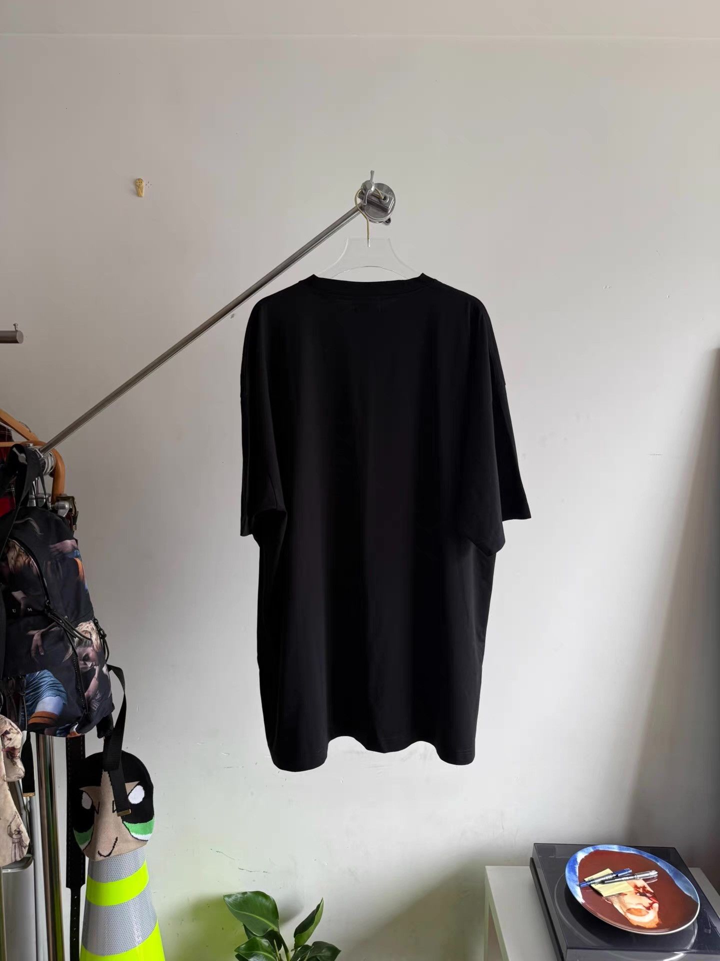 Vetements VETEMENTS black short-sleeve T-shirt with inlaid logo Q17 Size US S / EU 44-46 / 1 - 2 Thumbnail