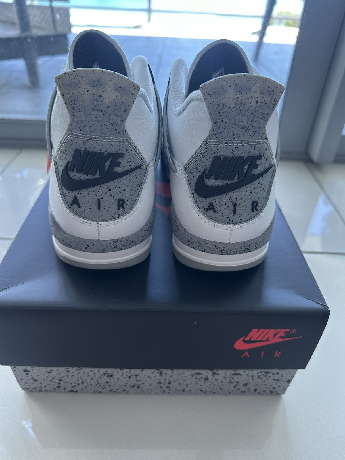 Jordan Brand J4 white cement Size US 9 / EU 42 - 5 Thumbnail