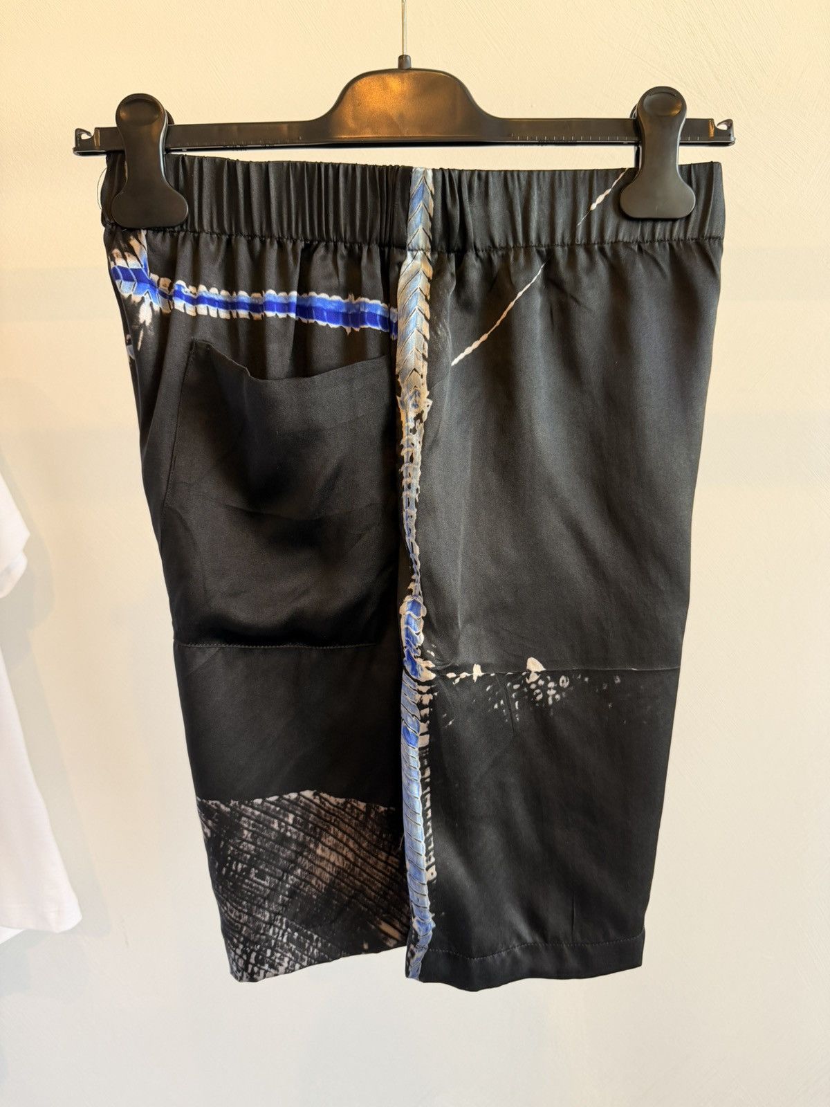 Other DELOS Printed Silk Short Black And Blue Abstract Size S Size 28" / US 6 / IT 42 - 6 Thumbnail