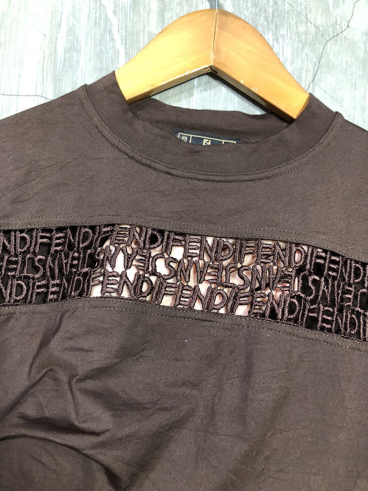 Designer × Fendi Authentic Fendi Tshirt Size XS / US 0-2 / IT 36-38 - 6 Thumbnail