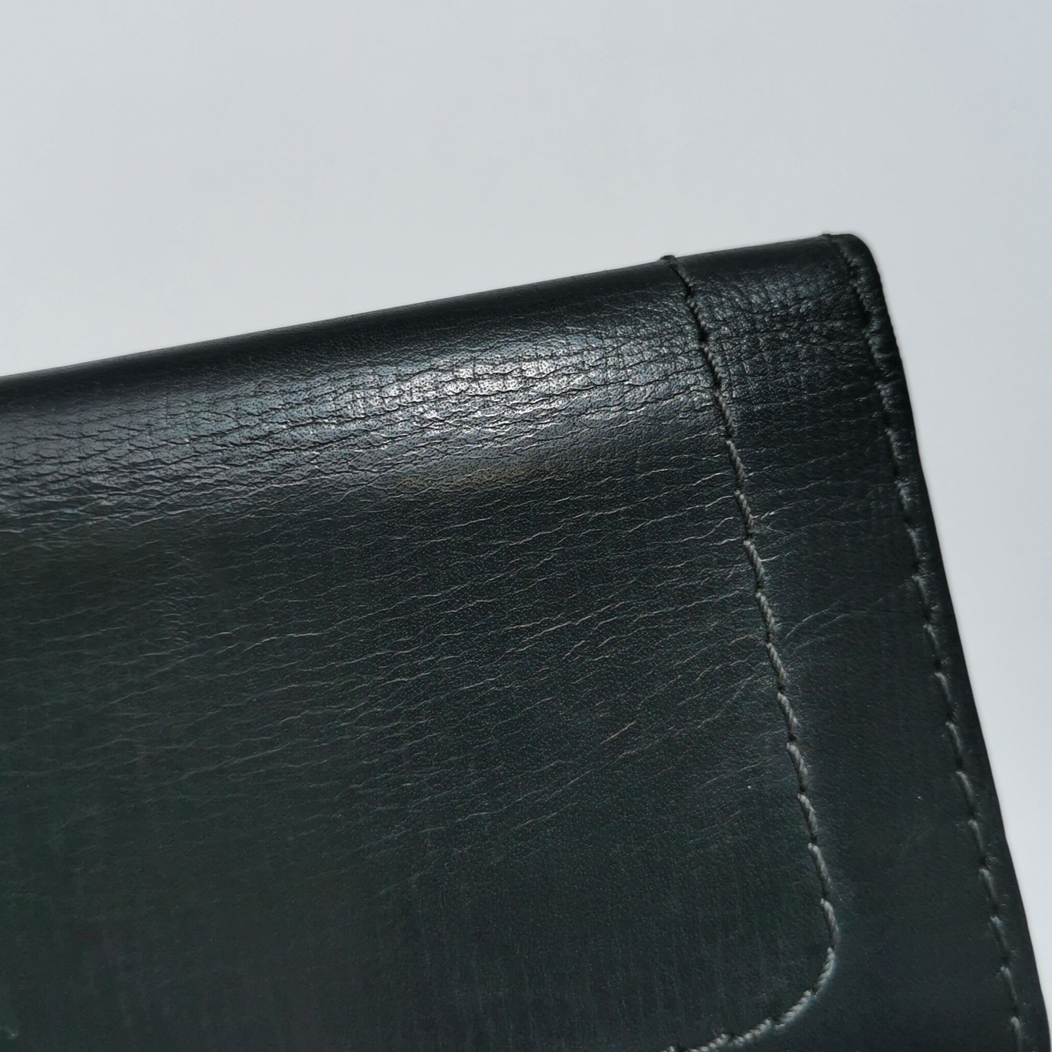 Louis Vuitton Louis Vuitton (LV) Cowhide Solid Color Embossed Logo Card H Size ONE SIZE - 2 Thumbnail