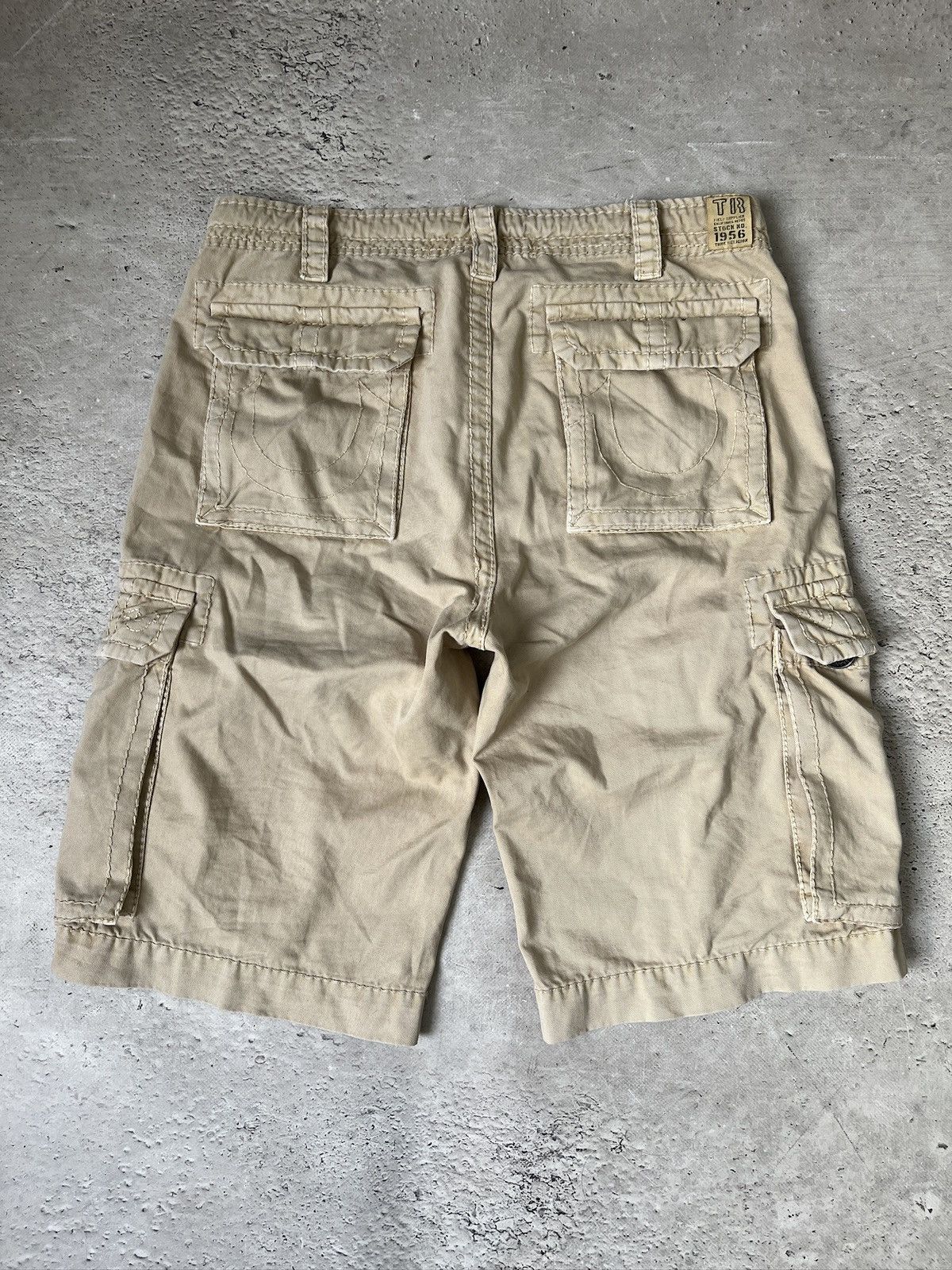 True Religion True religion long rap cargo shorts y2k stylle Size US 30 / EU 46 - 9 Thumbnail