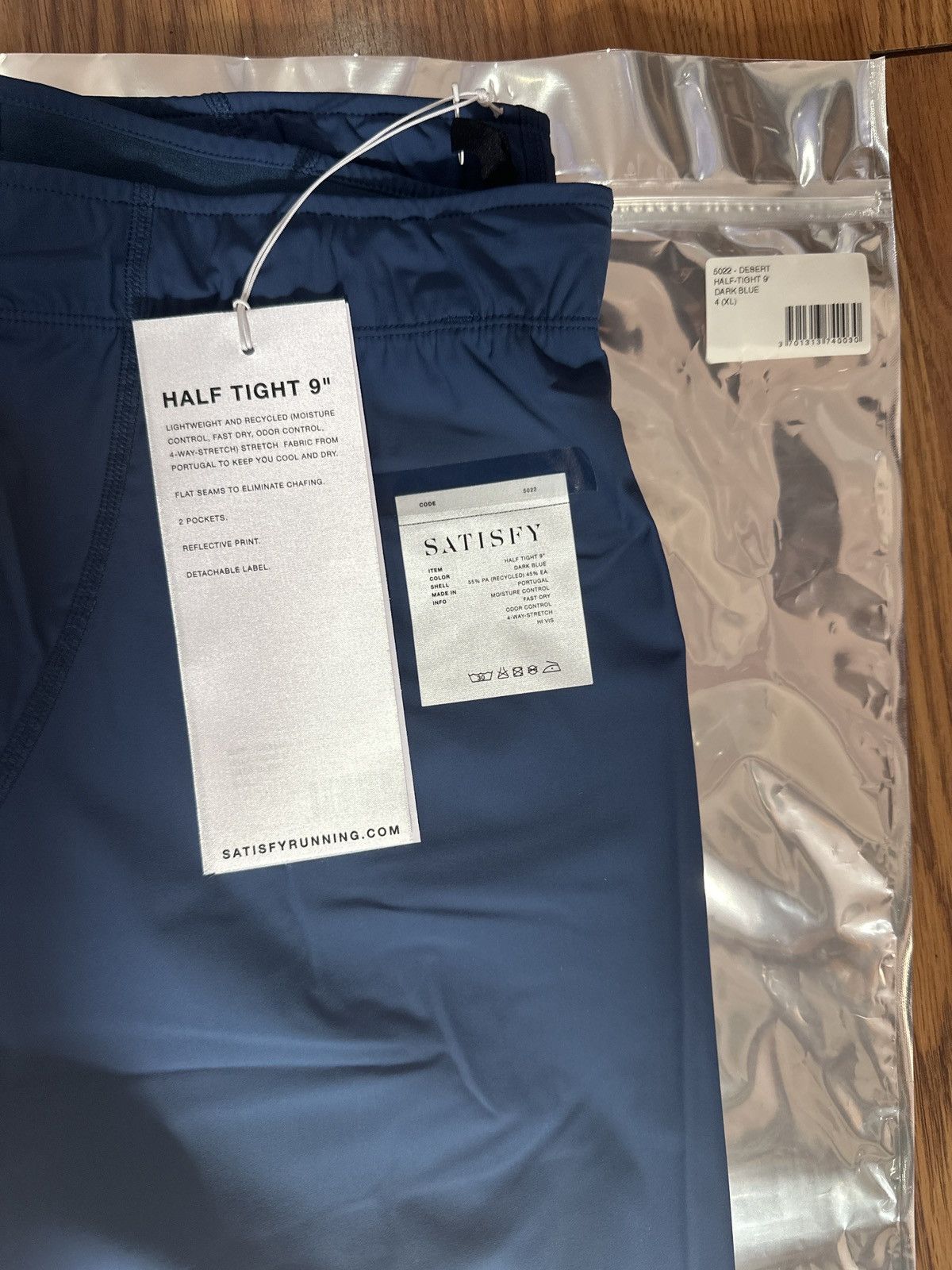 Satisfy Satisfy Half Tight 9” Size 4 Size US 36 / EU 52 - 5 Thumbnail