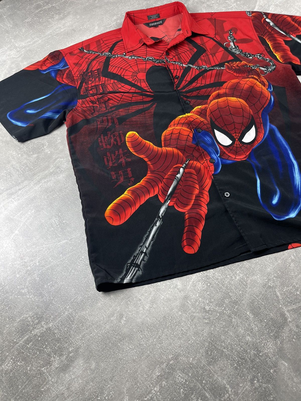 Marvel Comics × Vintage Vintage Spider Man Black Big Log Hawaiian Shirt Marvel 2001 Size US XL / EU 56 / 4 - 4 Thumbnail