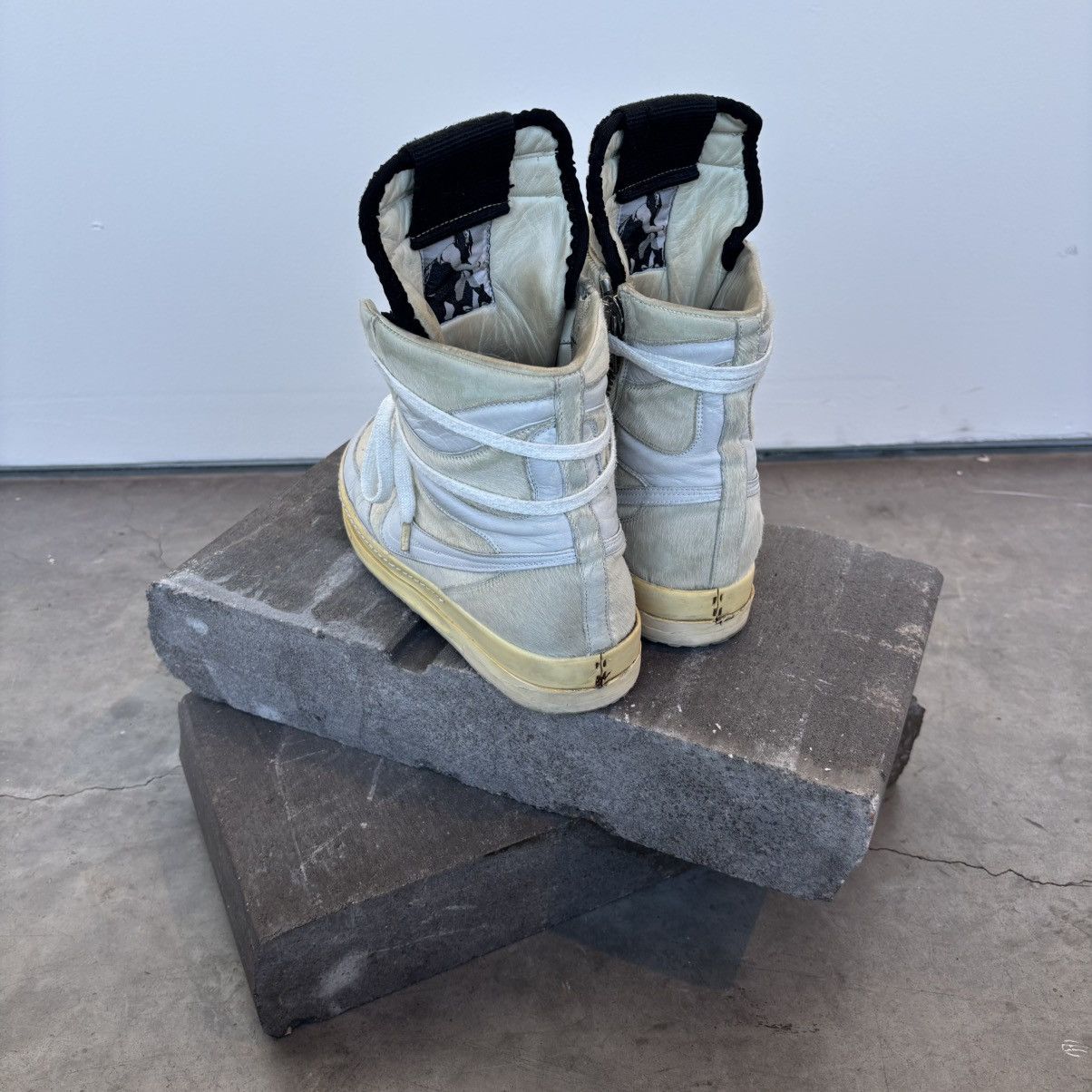 Rick Owens FW08’ Rick Owens “Milk” Pony Hair Dunks Size US 8.5 / EU 41-42 - 2 Thumbnail
