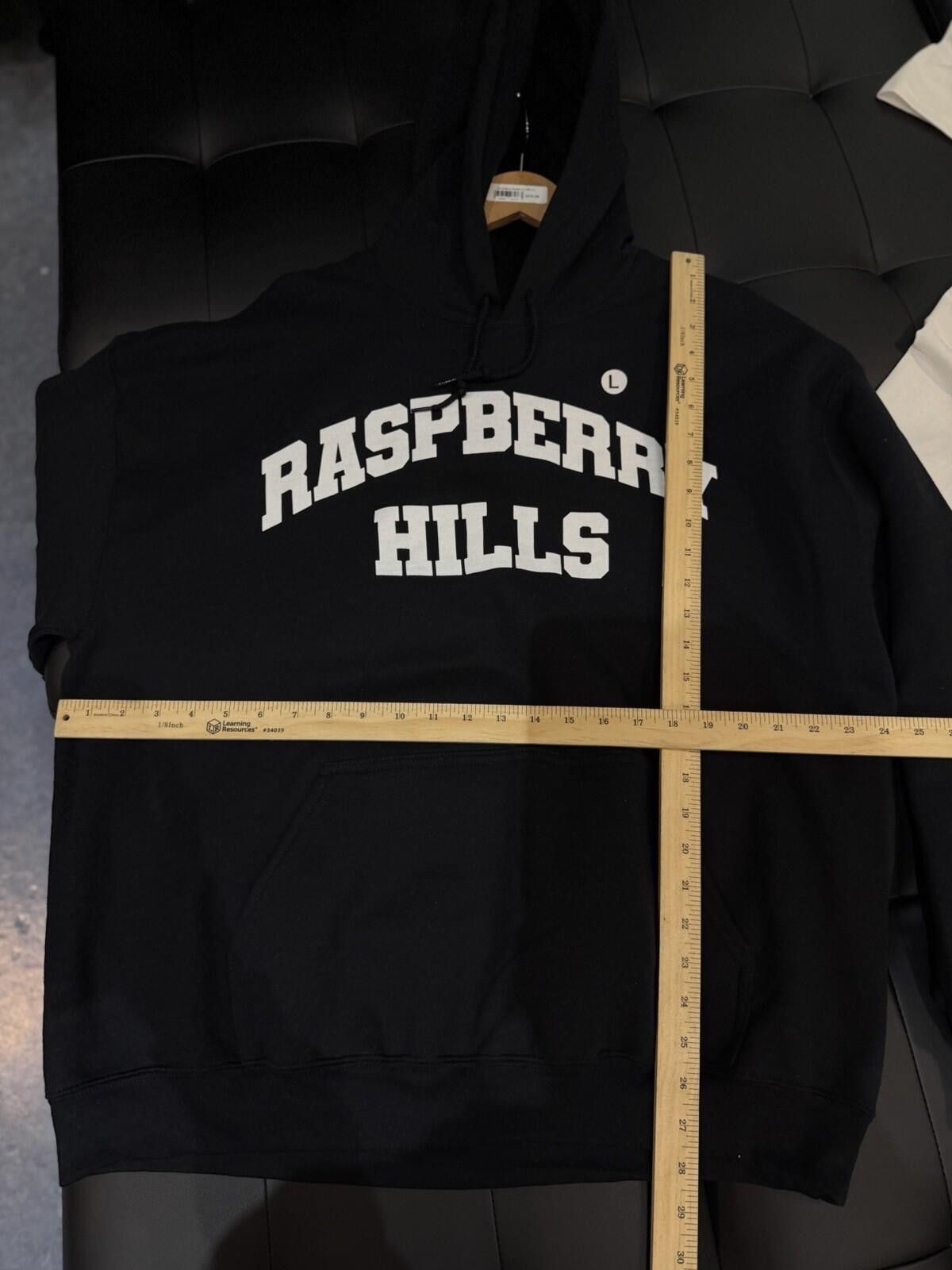Other Raspberry Hills Black Cotton Fleece Pullover Hoodie Large Size US L / EU 52-54 / 3 - 7 Thumbnail