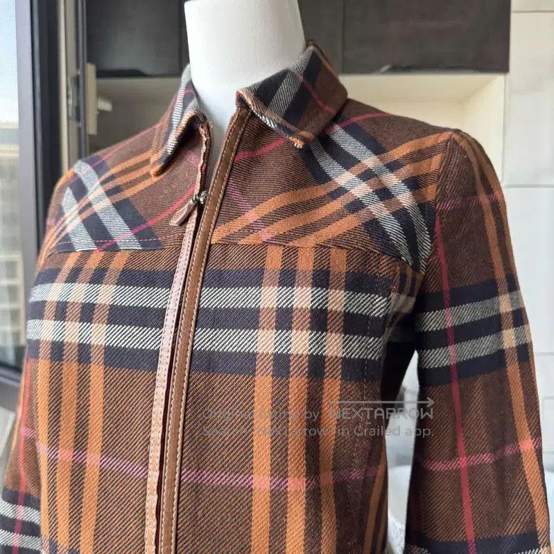Burberry Burberry Color-Block Midi Length Coat for Women. Size M / US 6-8 / IT 42-44 - 2 Thumbnail