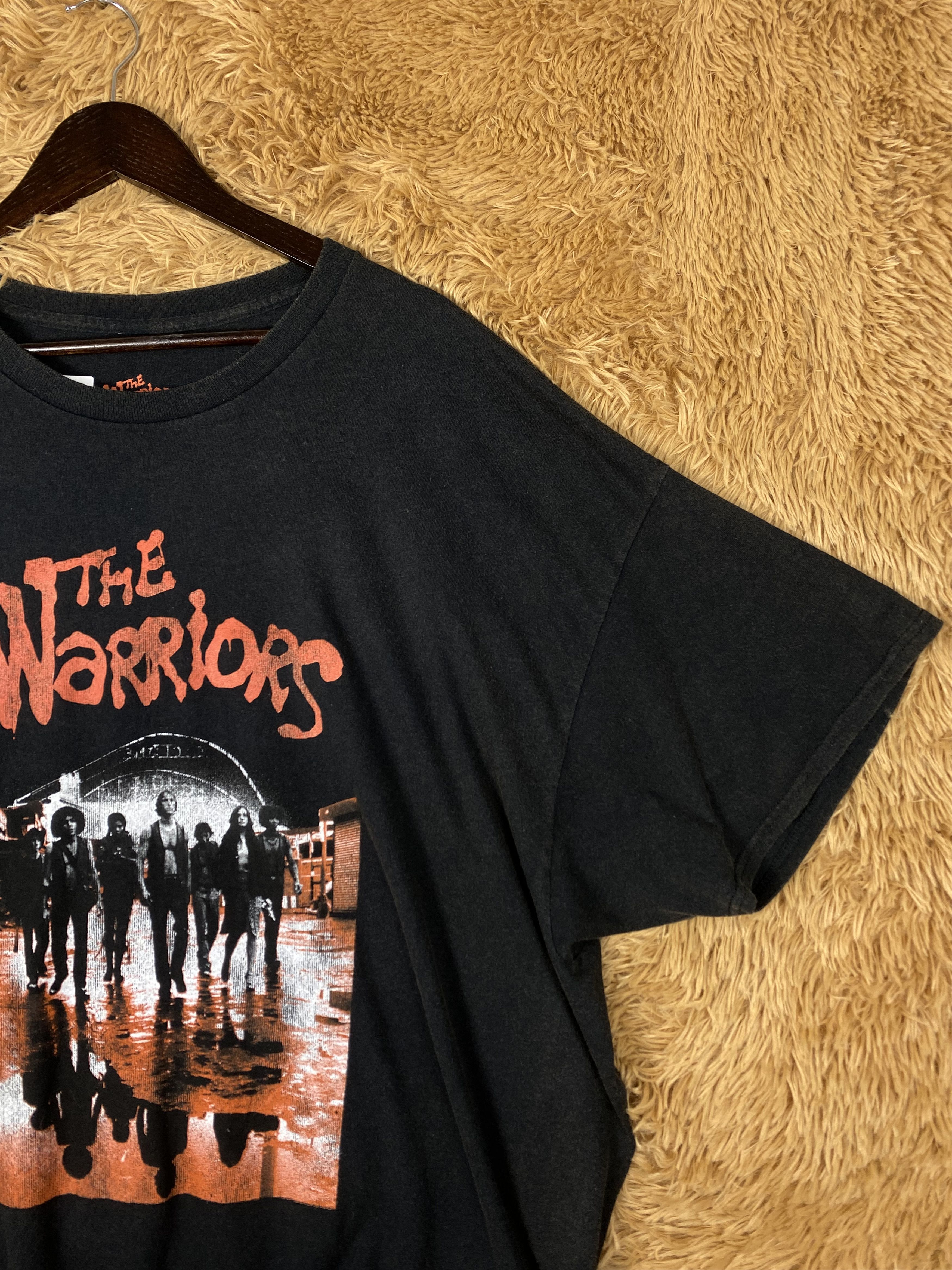 Band Tees Vintage The Warriors Shorts Sleeve T-Shirts Size US XXL / EU 58 / 5 - 3 Thumbnail