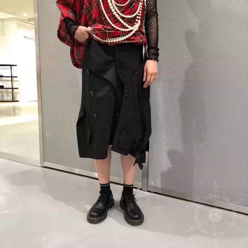 image of Comme Des Garcons Comme Des Garcon Mid Length Skirt in Black, Men's (Size 27)