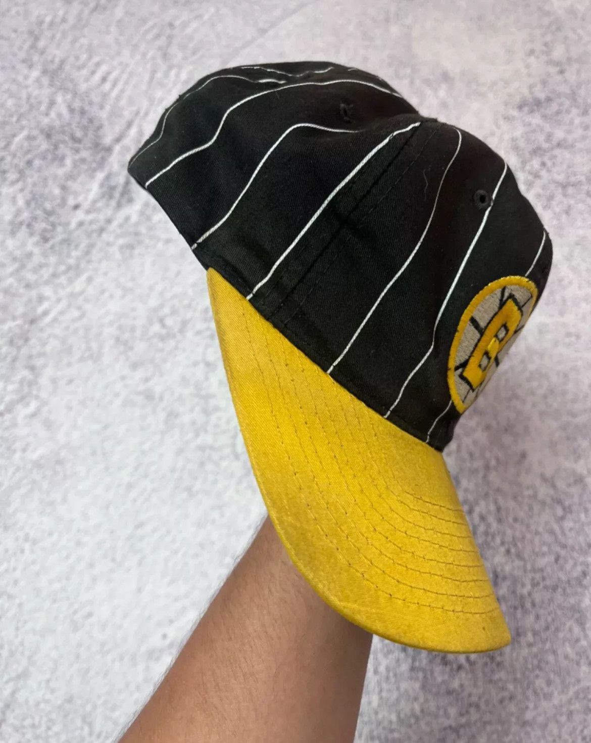 NFL × Vintage VTG NHL BOSTON BRUINS STARTER SNAPBACK HAT 90s TEEN JAPAN Size ONE SIZE - 3 Thumbnail