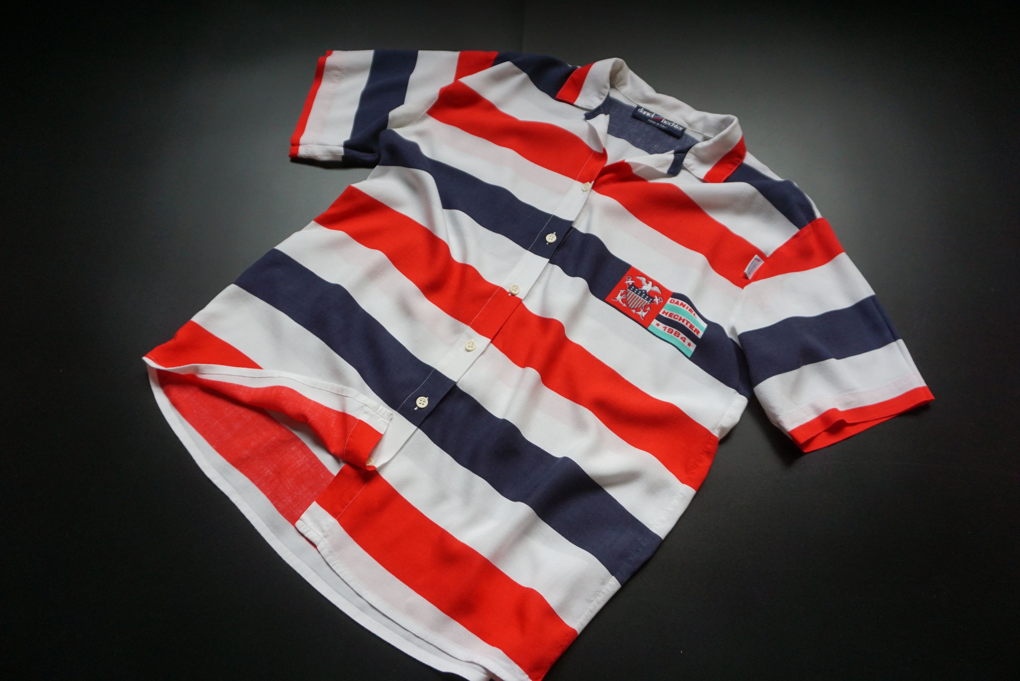 Daniel Hechter Men true vintage funky striped short sleeved shirt 80s 90s Size US S / EU 44-46 / 1 - 2 Thumbnail