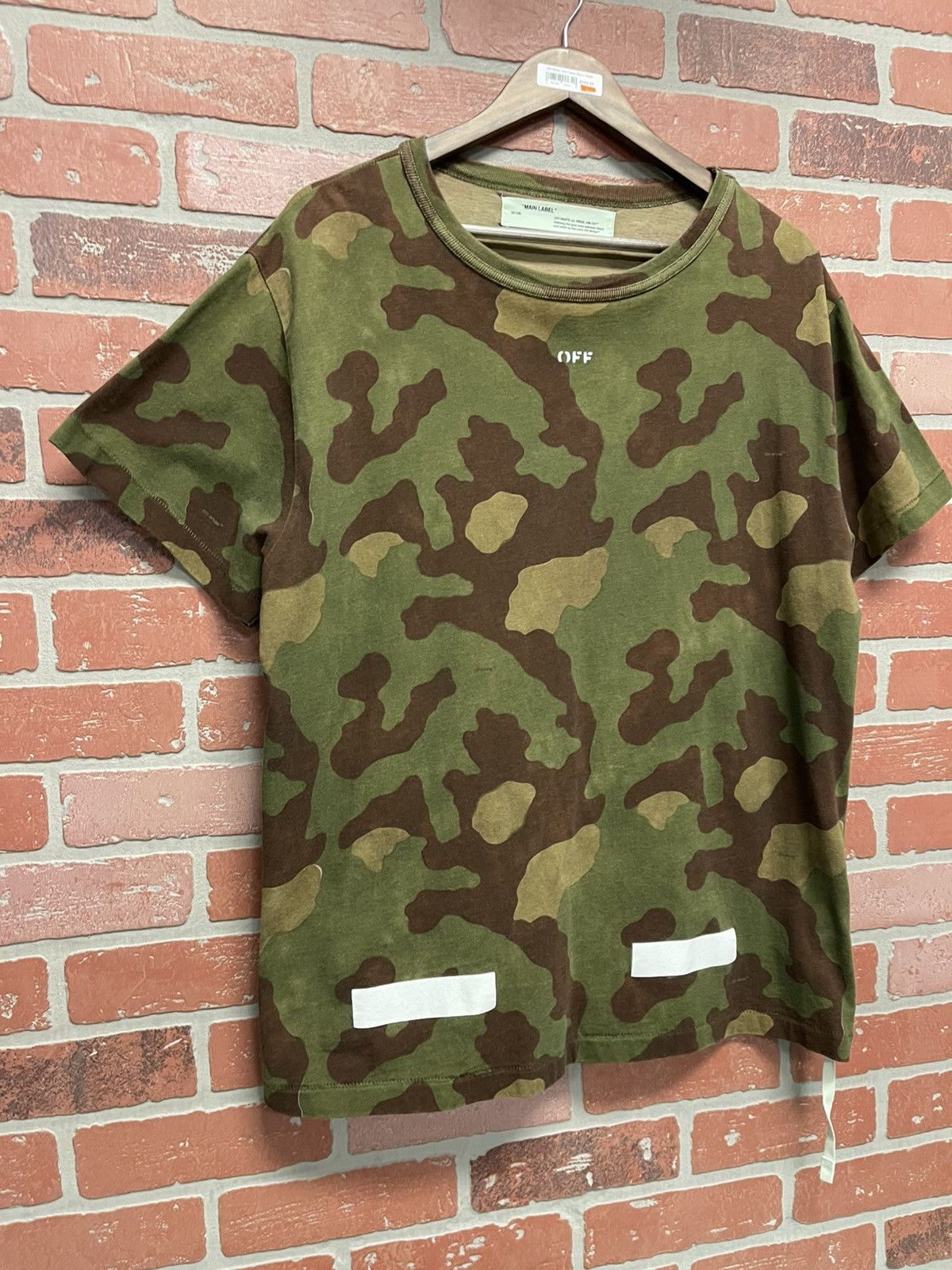 Off-White Size L - Off White Camo Short Sleeve T-Shirt “Seeing Things” Size US L / EU 52-54 / 3 - 2 Thumbnail