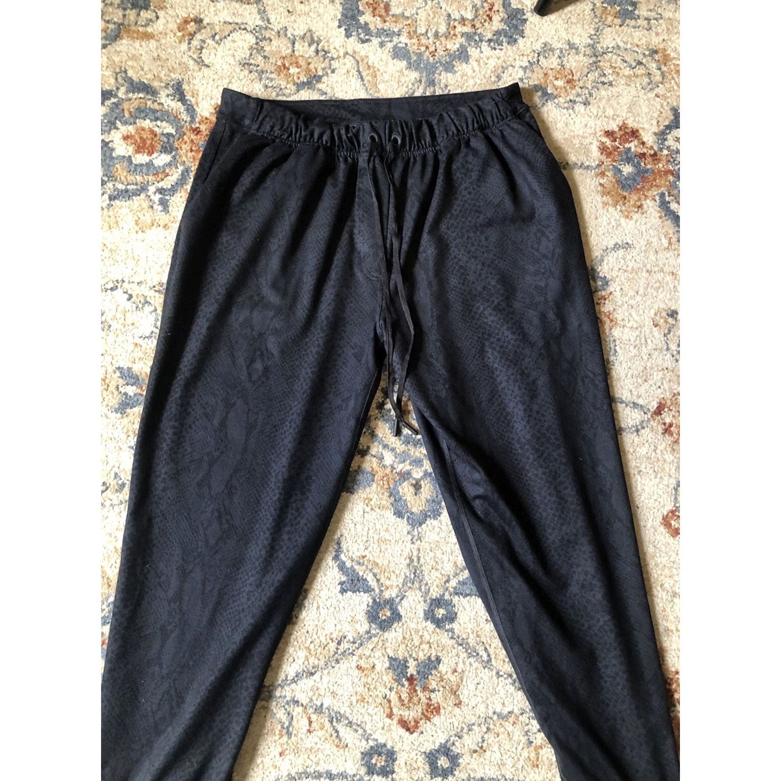 Lululemon Lululemon Men’s Black Tie Dye Drawstring Athletic Joggers Pants Size S Skinny Regular Inseam 23" Size US 29 - 3 Thumbnail