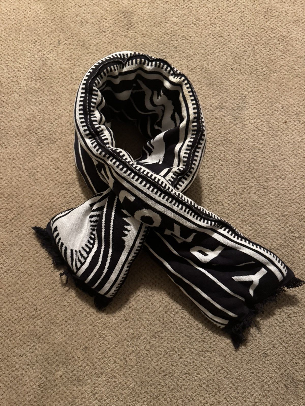 Y/Project Y/project pillow Scarf Size ONE SIZE - 3 Thumbnail