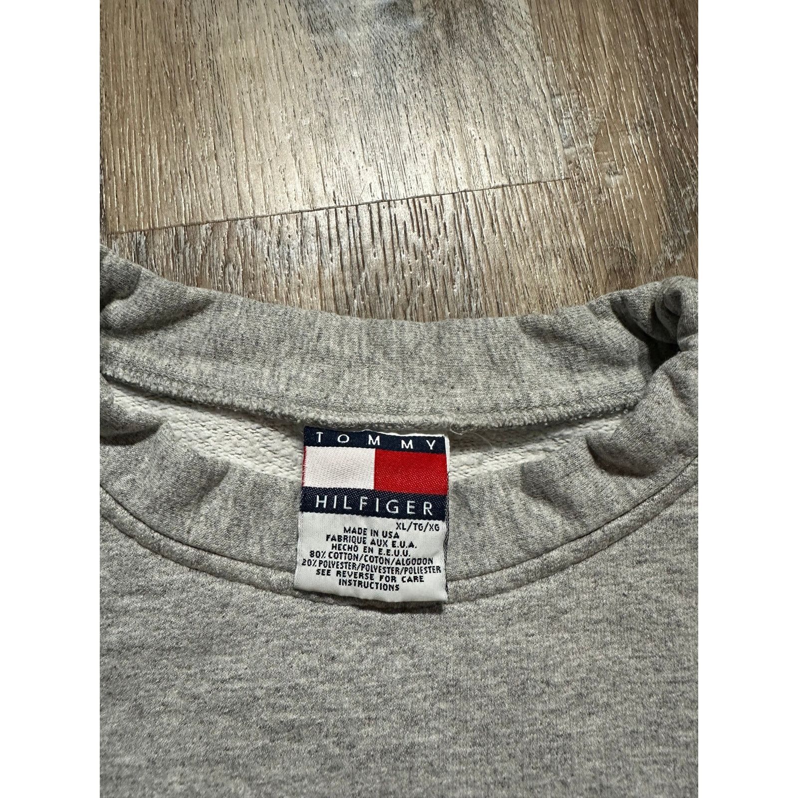 Tommy Hilfiger × Vintage Vintage Tommy Hilfiger Flag Logo Sweatshirt XL Heather Gray Size US XL / EU 56 / 4 - 4 Thumbnail