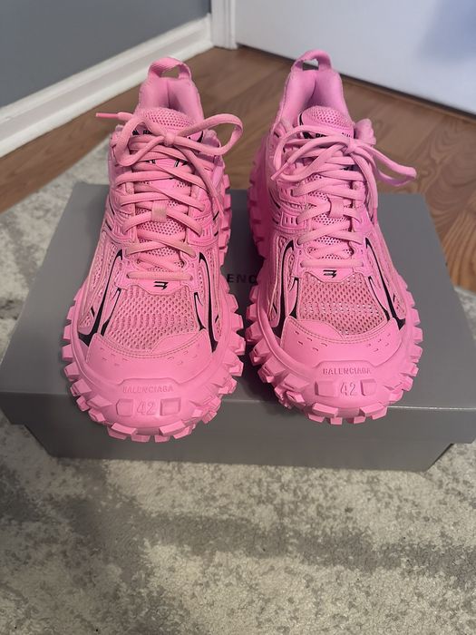 Balenciaga Balenciaga Defender Bouncer Pink Sneaker Unisex $1250