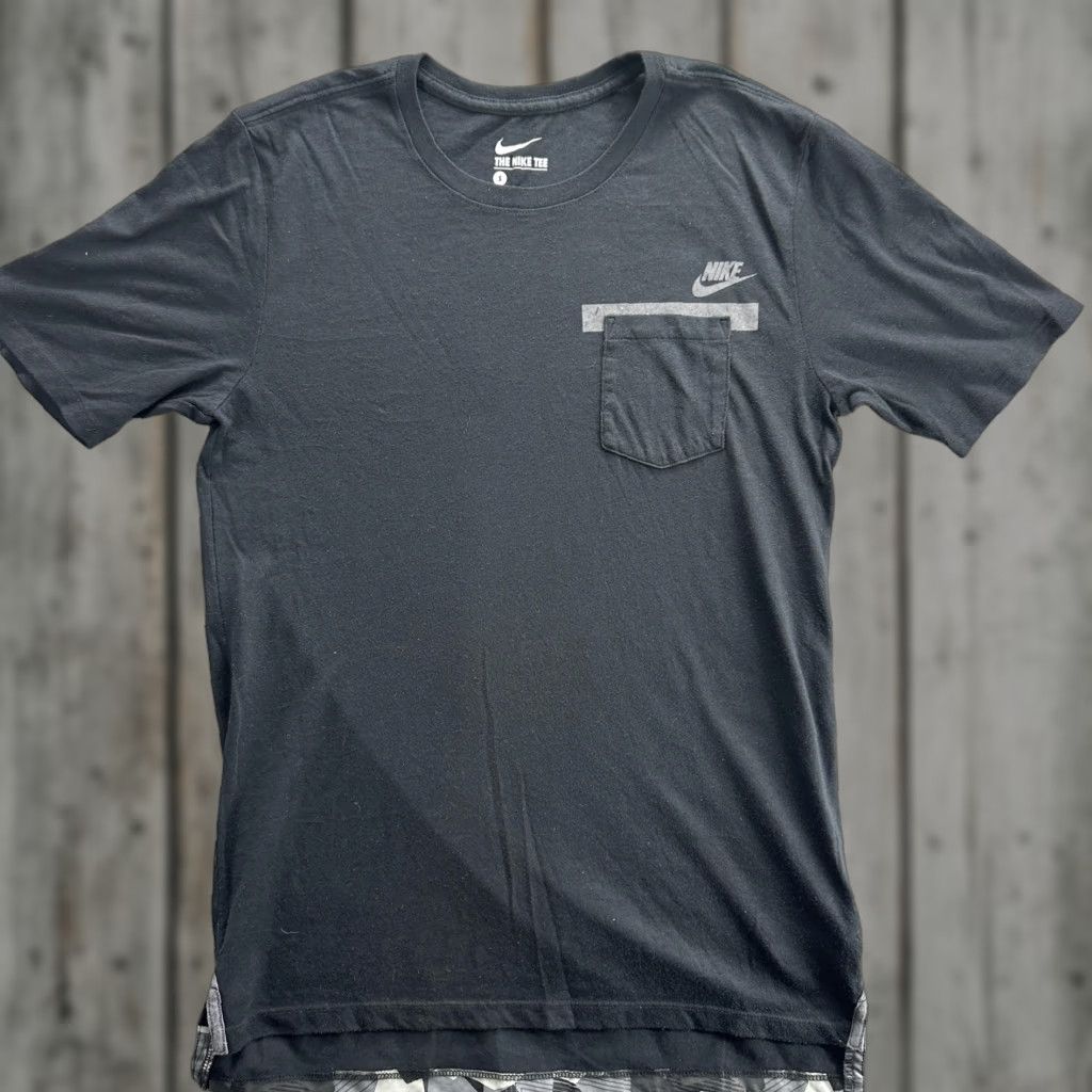 Nike Nike Shirt Mens Small Black Pocket Tee The Nike Tee Tri-Blend Graphic Athletic Size US S / EU 44-46 / 1 - 1 Thumbnail