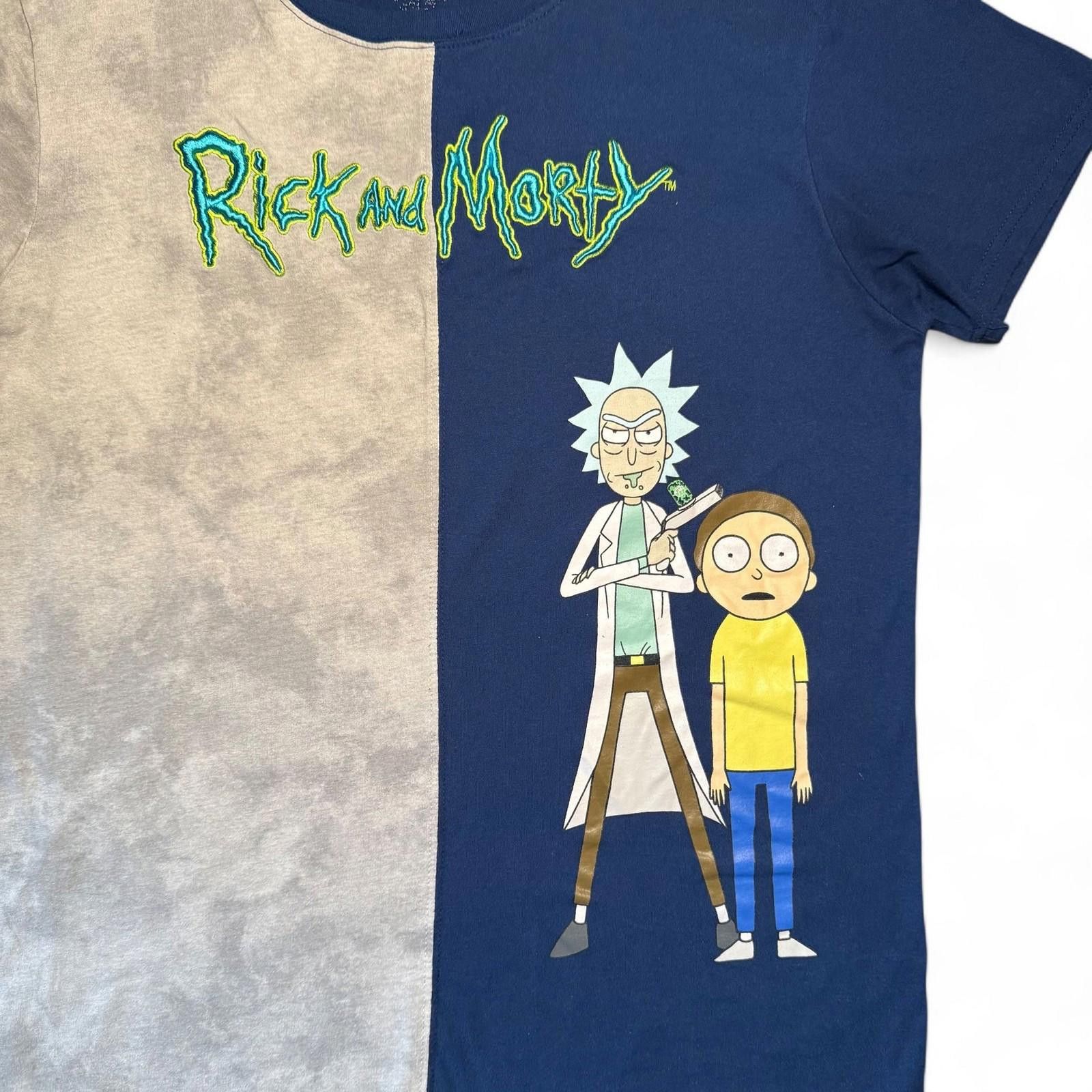 Designer Rick and Morty Split Design T-Shirt Graphic Tee Size L Size US L / EU 52-54 / 3 - 3 Thumbnail