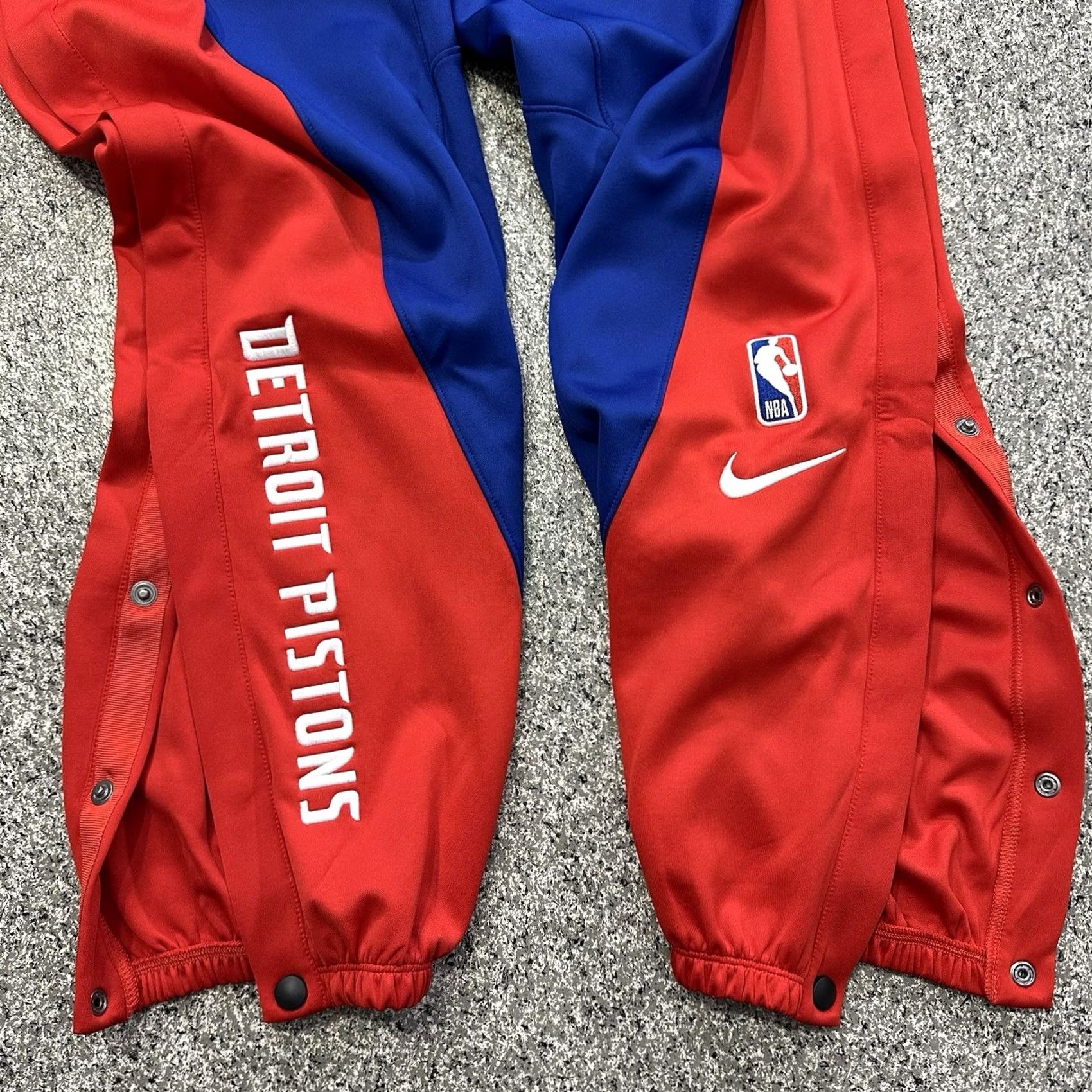 Nike VINTAGE Nike Detroit Pistons Tearaway Game Warm Up Pants PE Mens L NBA Team Issued - Pants Yacht Size US 33 - 8 Thumbnail