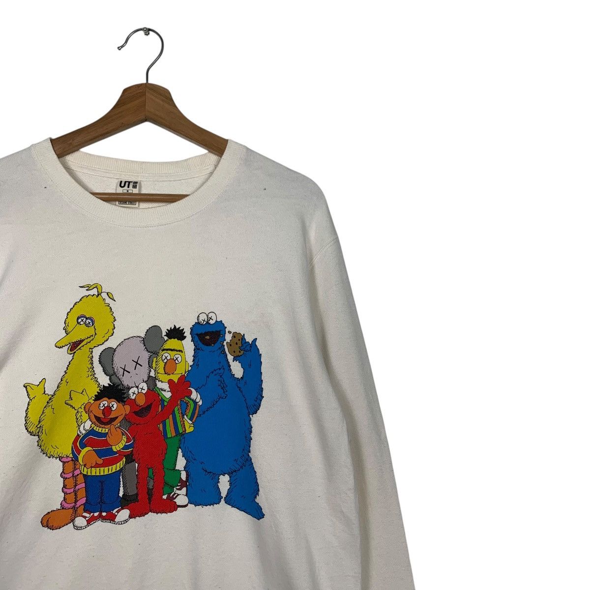 Kaws × Uniqlo UT X KAWS SESAME STREET Graphics Sweatshirt #1584-C71 Size US M / EU 48-50 / 2 - 5 Thumbnail