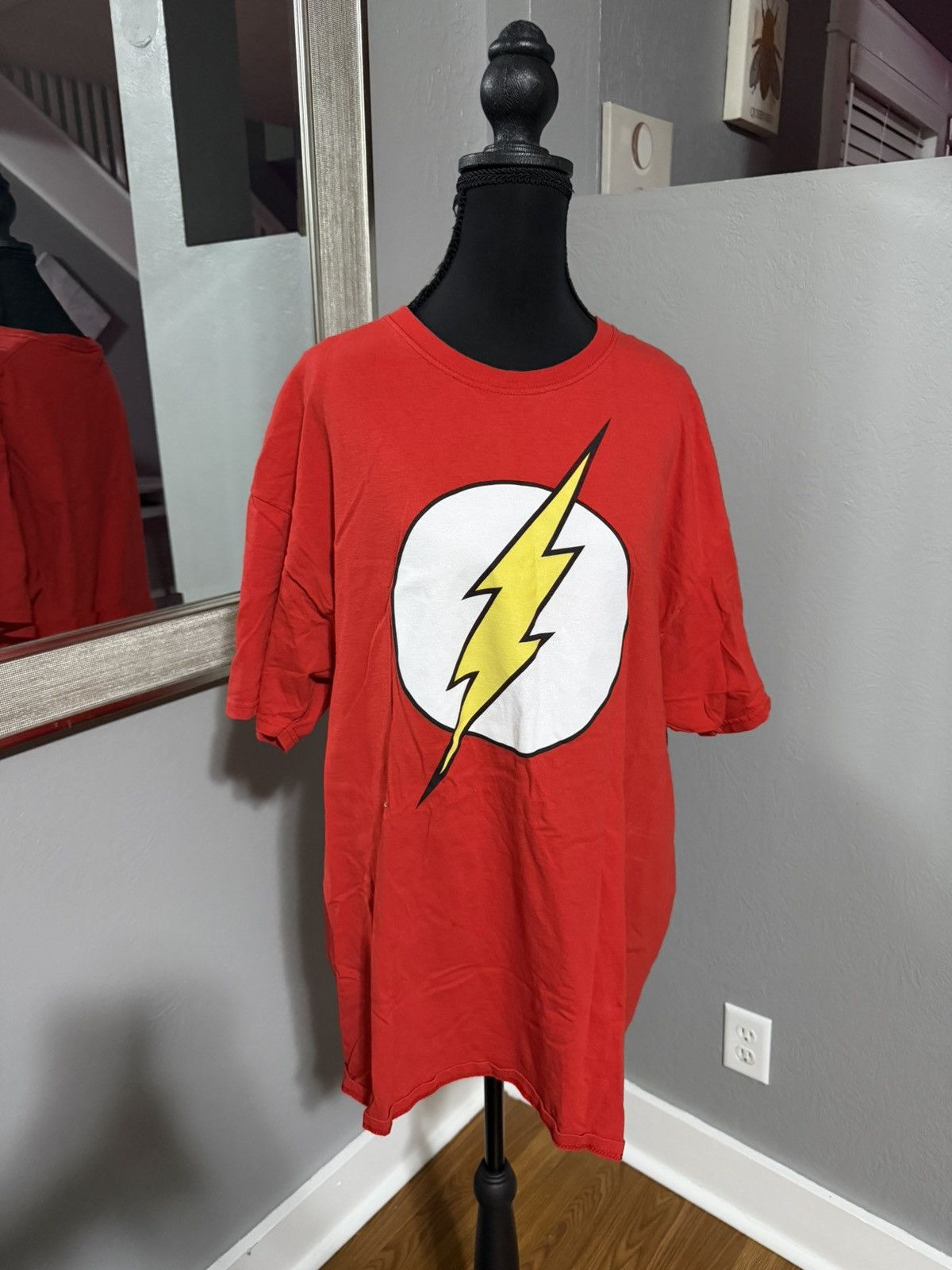 DC Comics DC Comics The Flash 3 T-Shirt Bundle Size XL. Size US XL / EU 56 / 4 - 9 Thumbnail