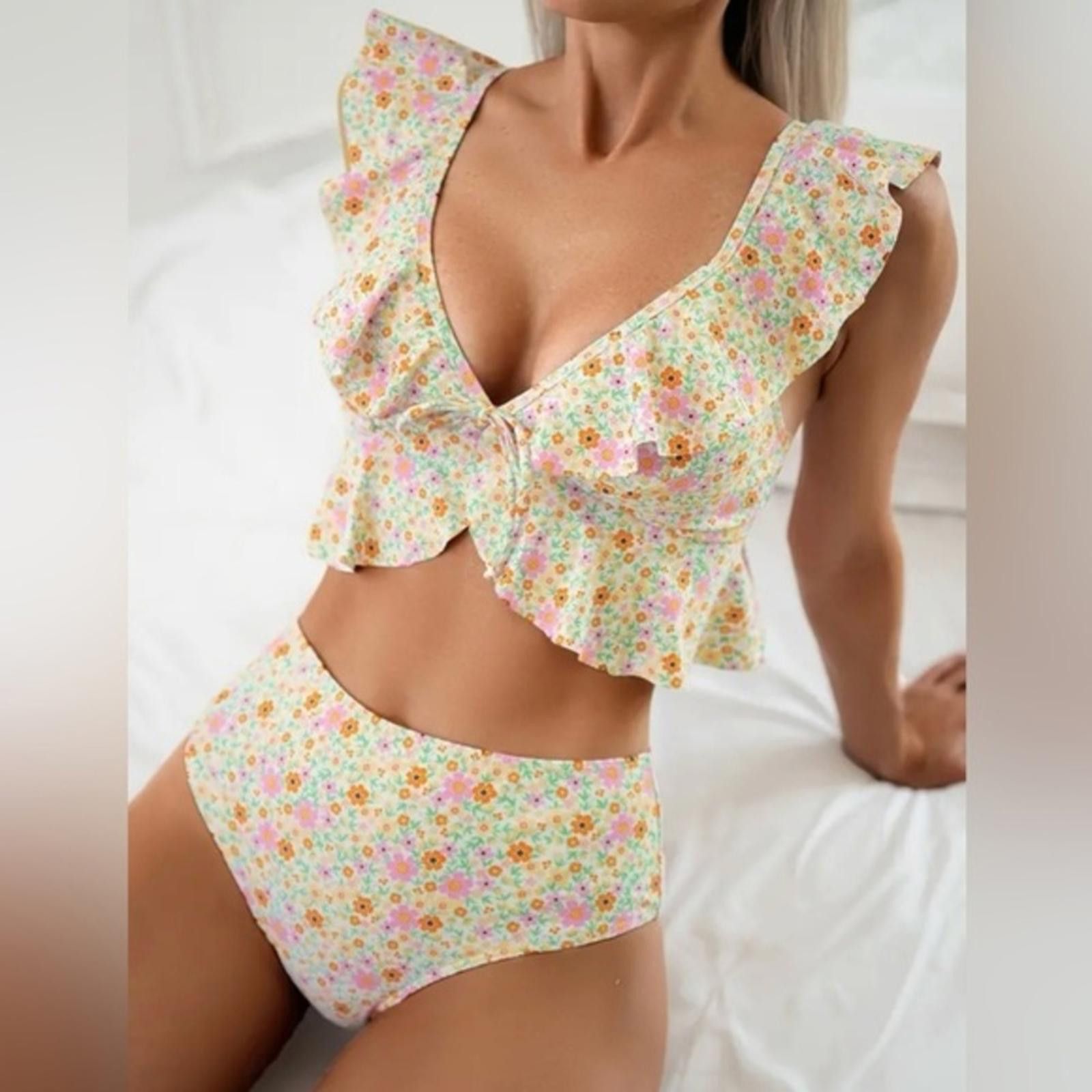 Designer Floral Two Piece Ruffle Hem Swimsuit NWT Size ONE SIZE - 1 Thumbnail
