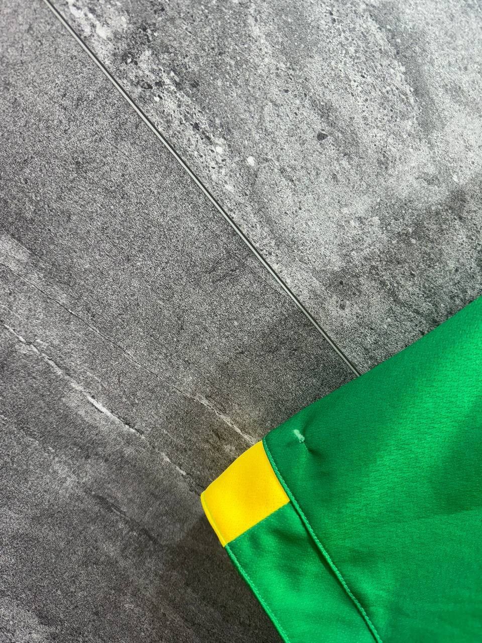 Vintage 2013-14 Norwich Home Shorts Men’s Size S Size US 30 / EU 46 - 5 Thumbnail