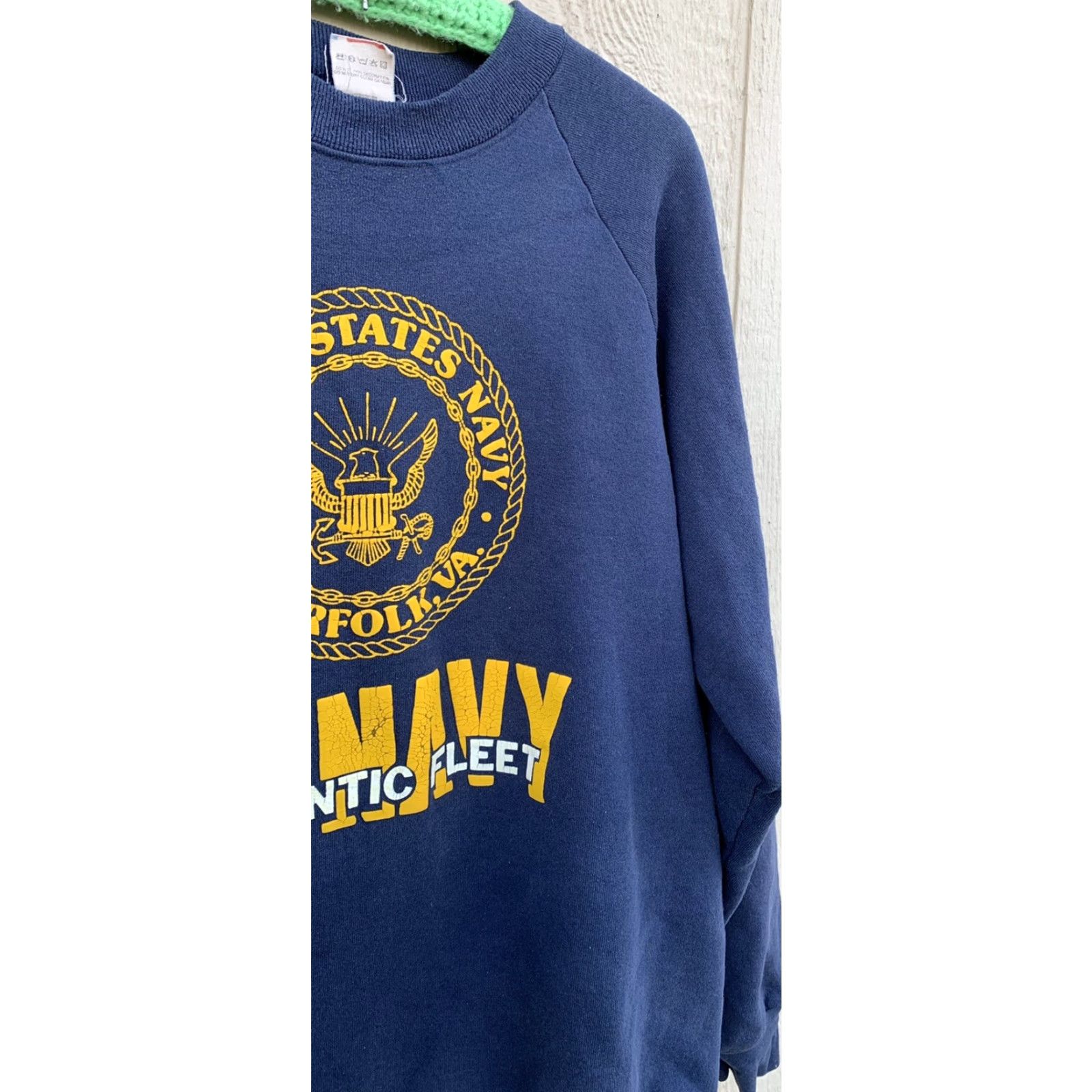 Fruit Of The Loom VINTAGE United States Navy Norfolk VA US Navy Atlantic Fleet sweatshirt XXL Men Blue Raglan Graphic Print Pullover Crew Neck Nylon/Poly Blend Size US XXL / EU 58 / 5 - 6 Thumbnail