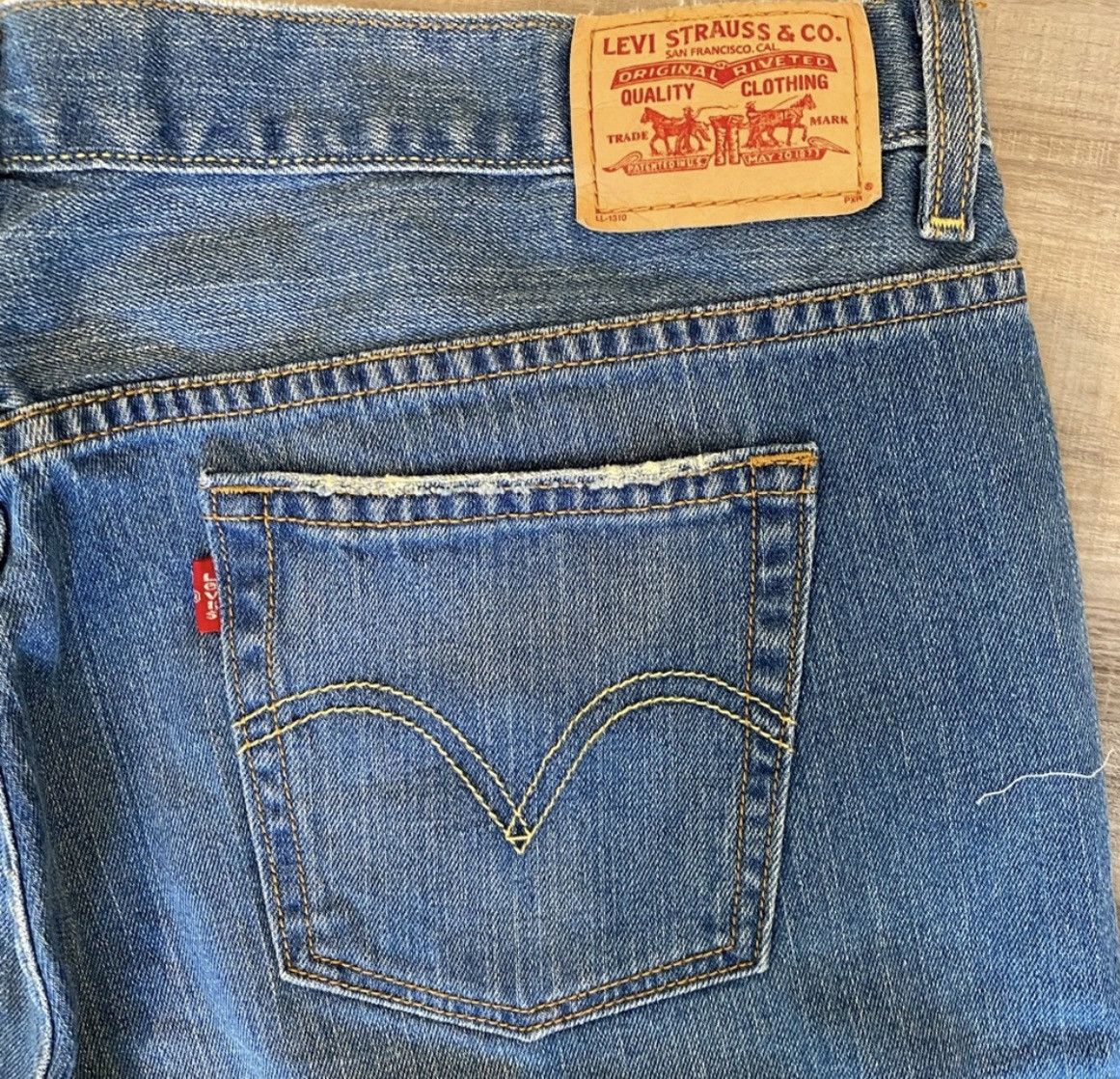 Levi's Levi’s 515 Mid-Rise Cuffed Jean Shorts. Classic Size 16 Size 38" / US 16 / IT 52 - 2 Thumbnail