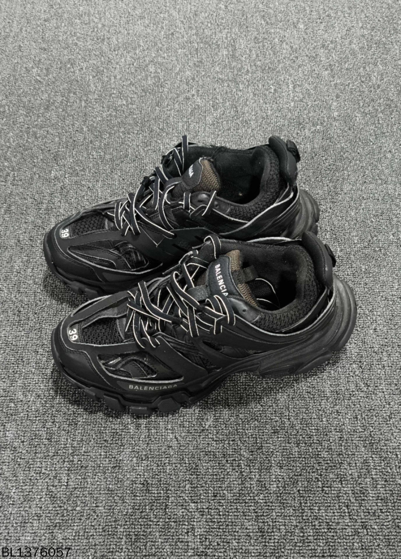 Balenciaga Balenciaga Classic Track Dad Sneakers 98 New 39 Size US 8 / IT 38 - 1 Thumbnail