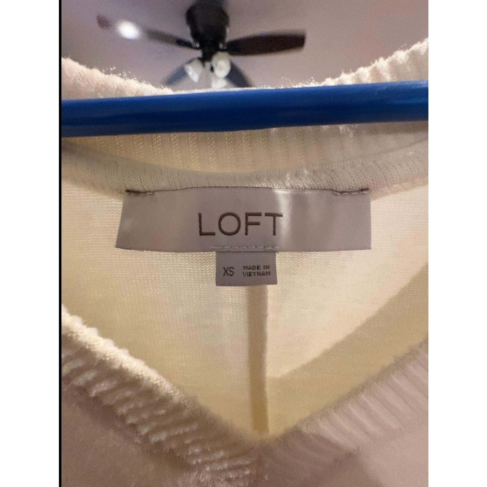 Loft LOFT Cream Fuzzy Knit Sweater Women’s XS Extra Small V-Neck Size XS / US 0-2 / IT 36-38 - 3 Thumbnail
