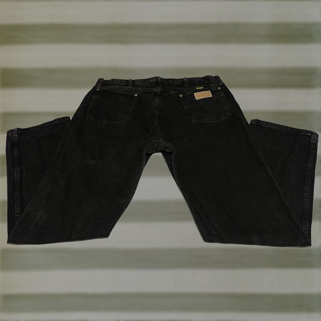 Wrangler VINTAGE Wrangler 13MWZ Black Denim Jeans Men’s 38x33 Straight 5-Pocket Zip Button Western Cowboy Cut USA Size US 38 / EU 54 - 1 Thumbnail