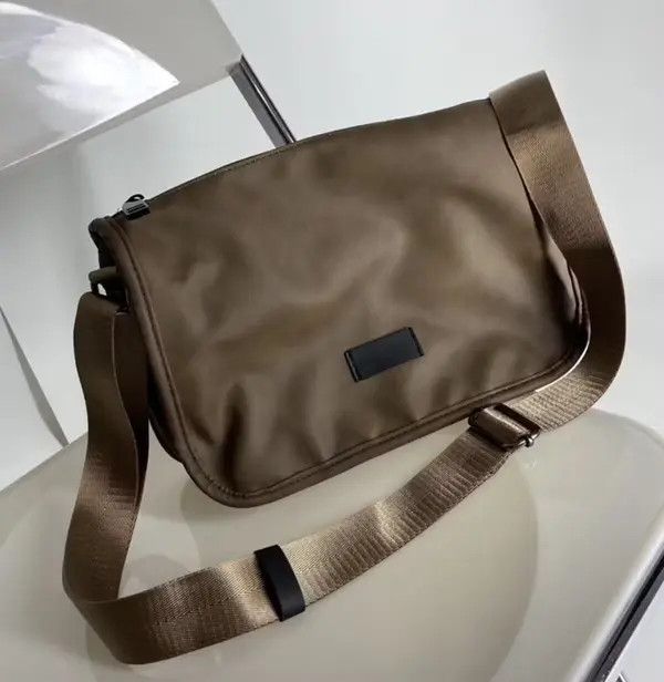 Japanese Brand Fashion y2k faux leather shoulder bag messenger bag Size ONE SIZE - 3 Thumbnail