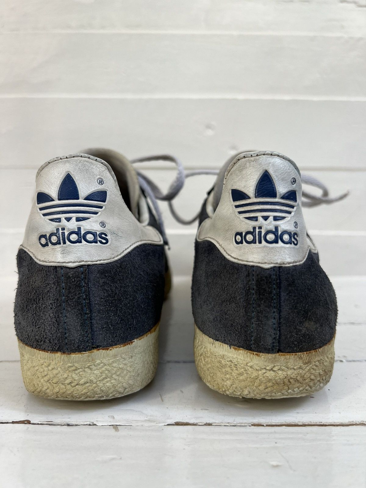 Adidas RARE Vintage Adidas Gazelle Navy Blue Suede White Shoes Size US 9 / EU 42 - 8 Thumbnail